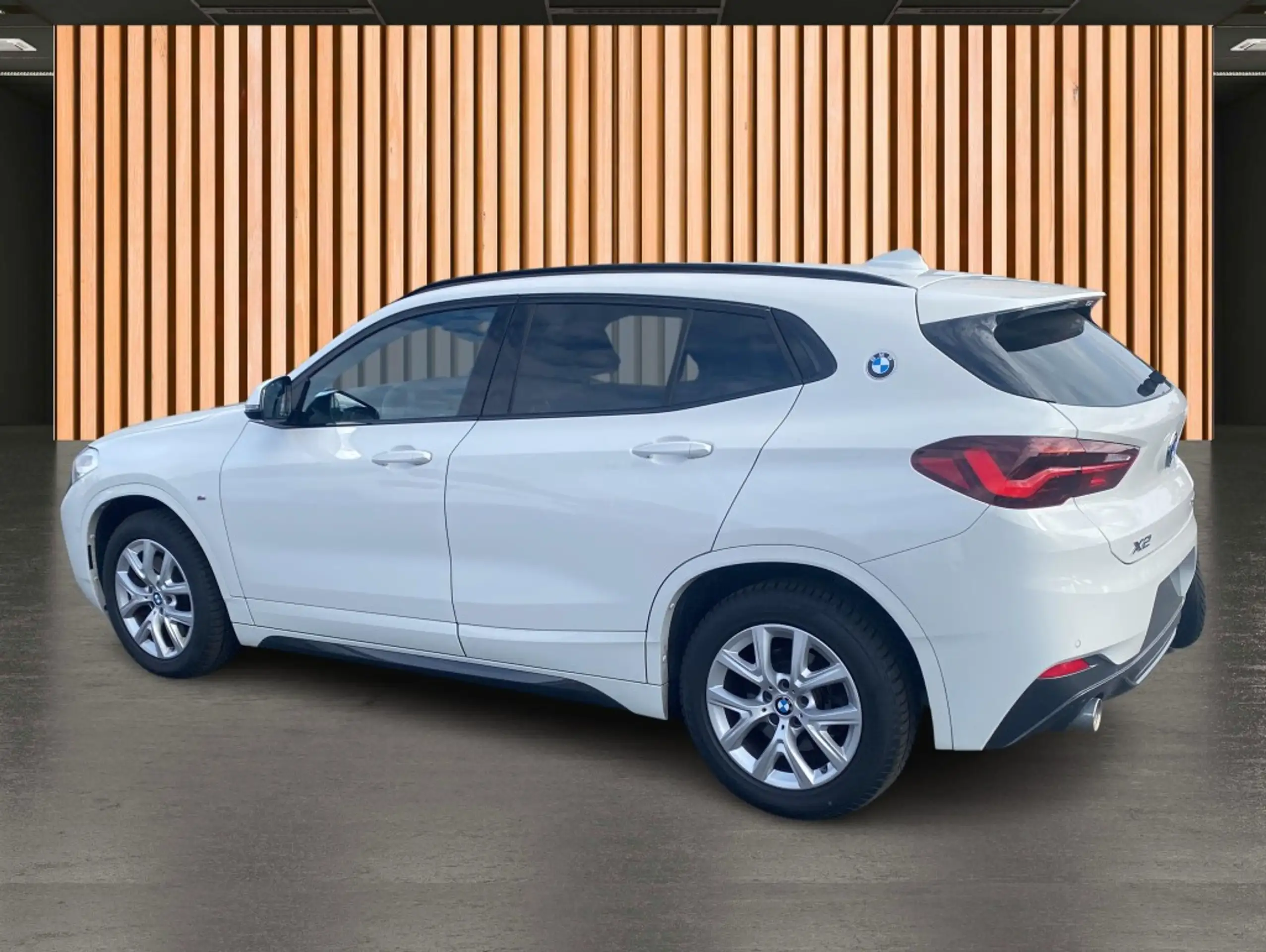 BMW - X2