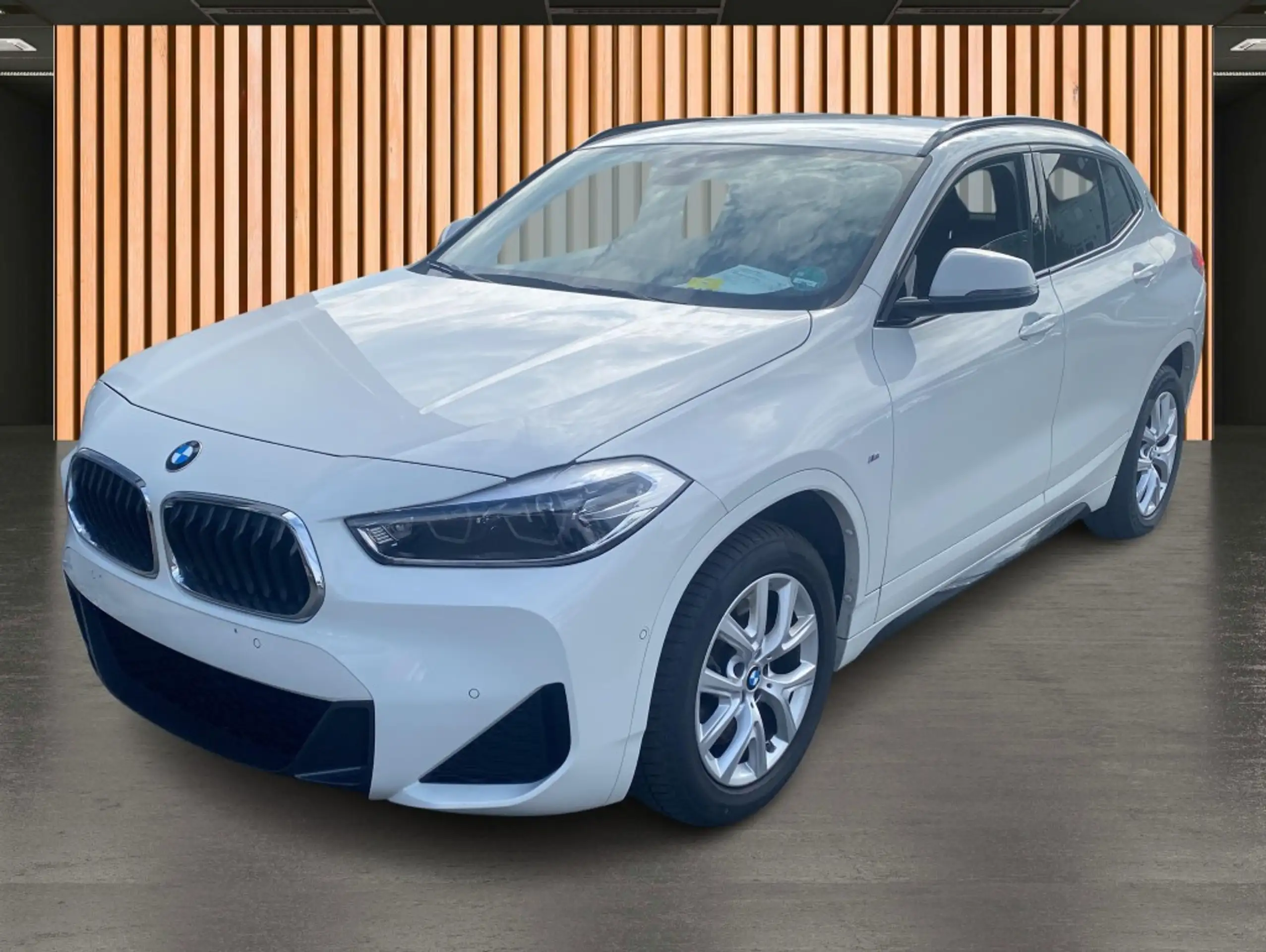 BMW - X2