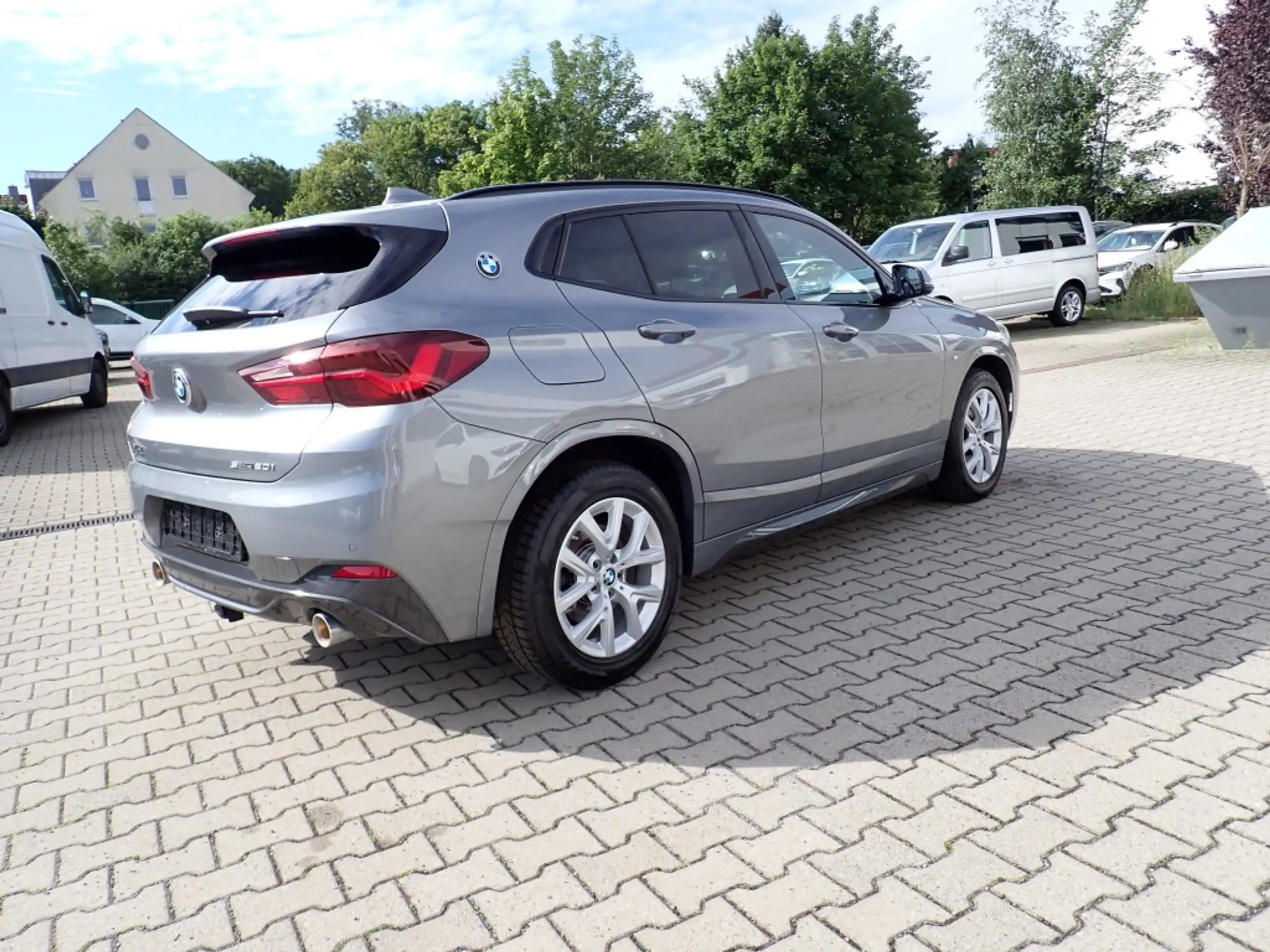 BMW - X2