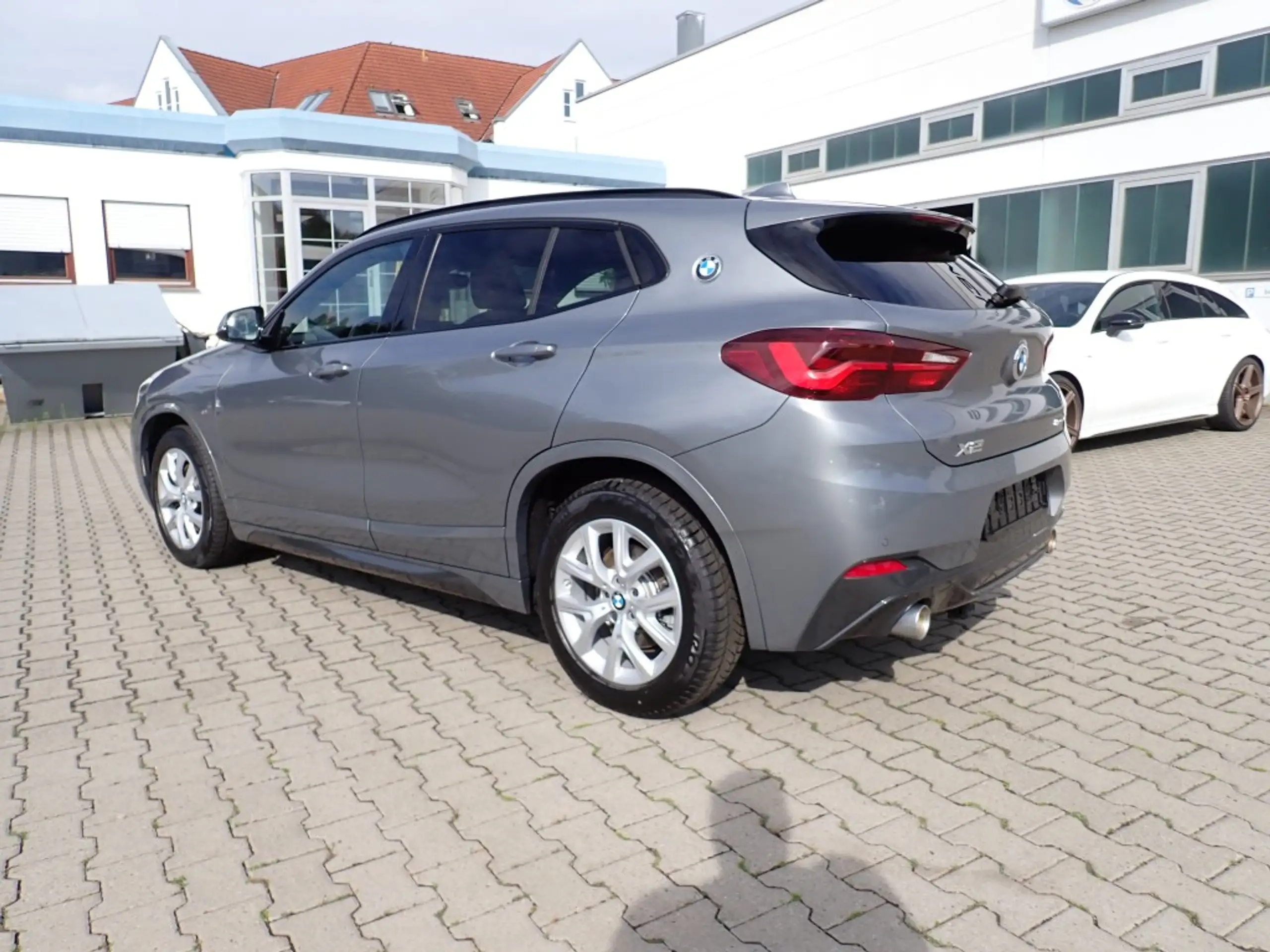 BMW - X2