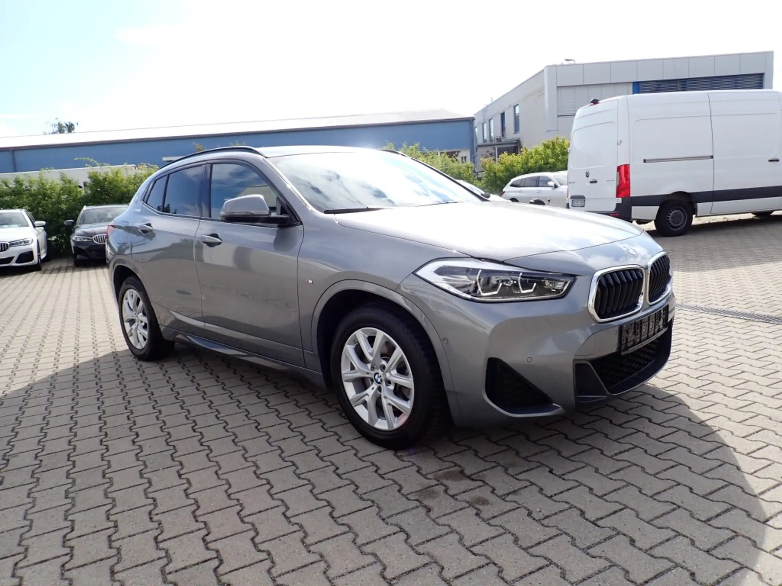 BMW - X2