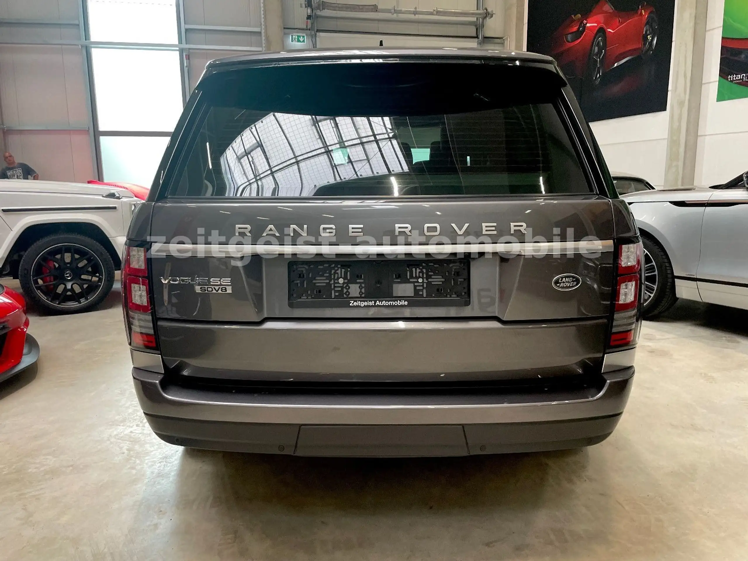 Land Rover - Range Rover