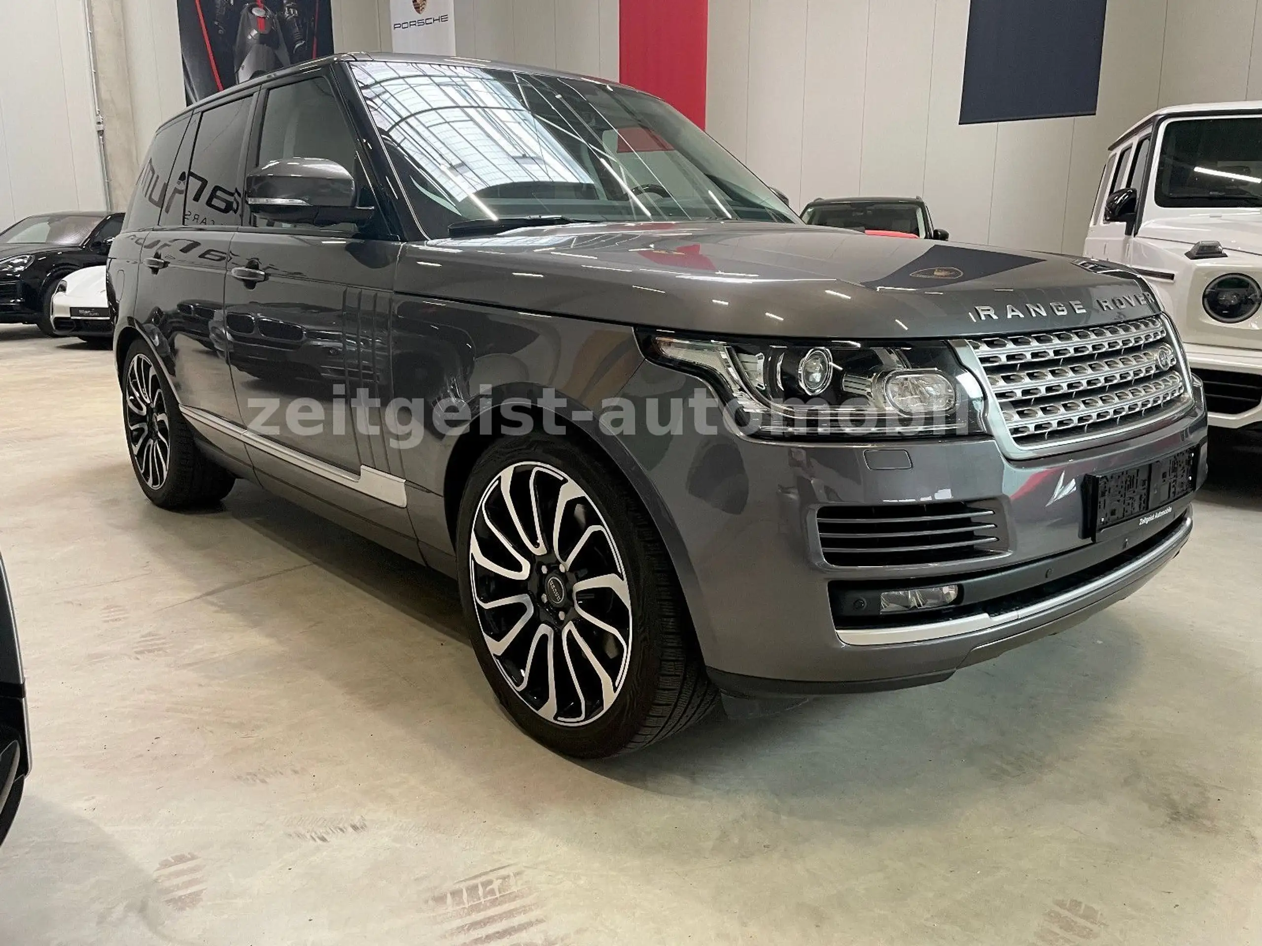 Land Rover - Range Rover