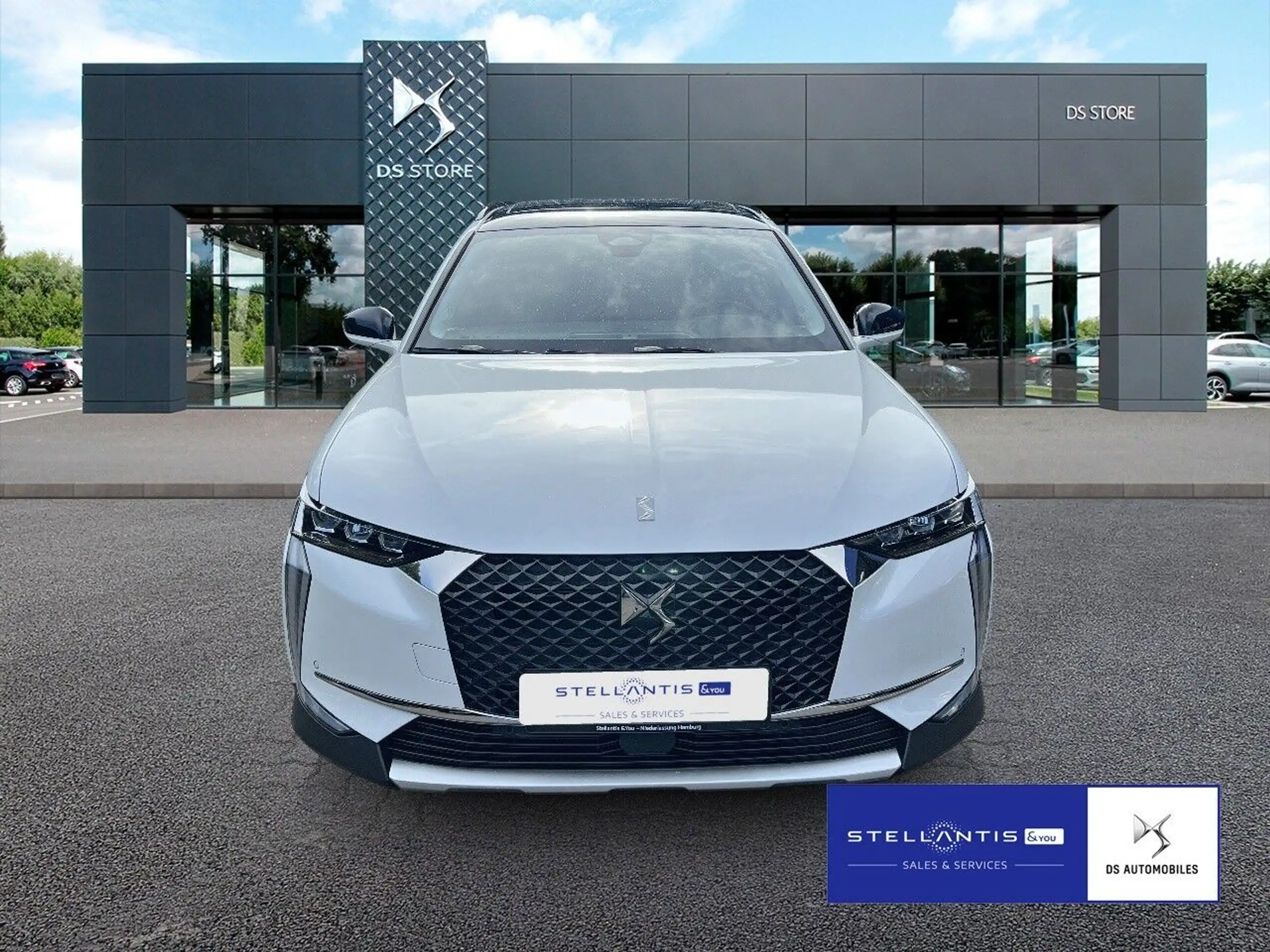 DS Automobiles - DS 4