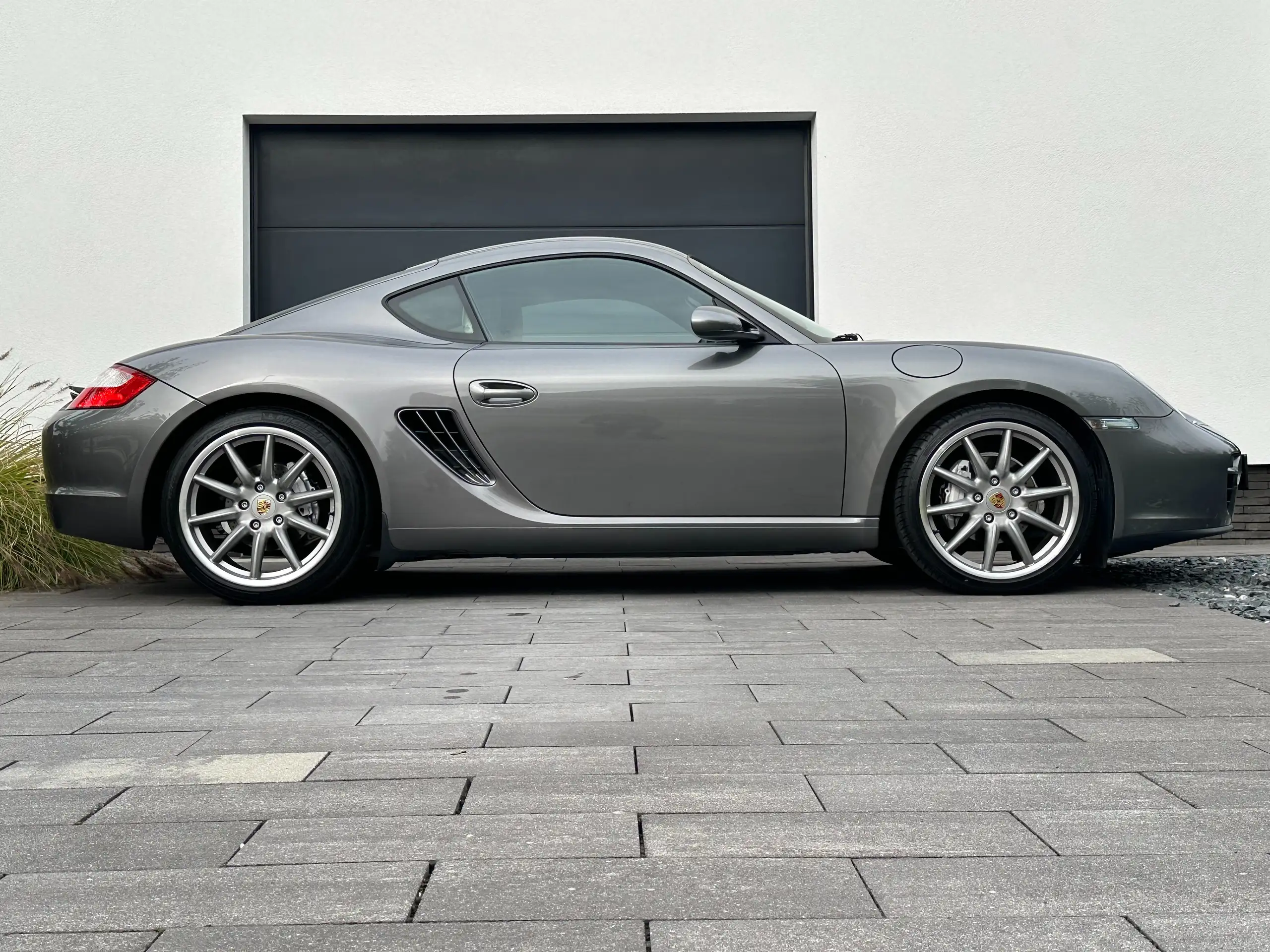 Porsche - Cayman