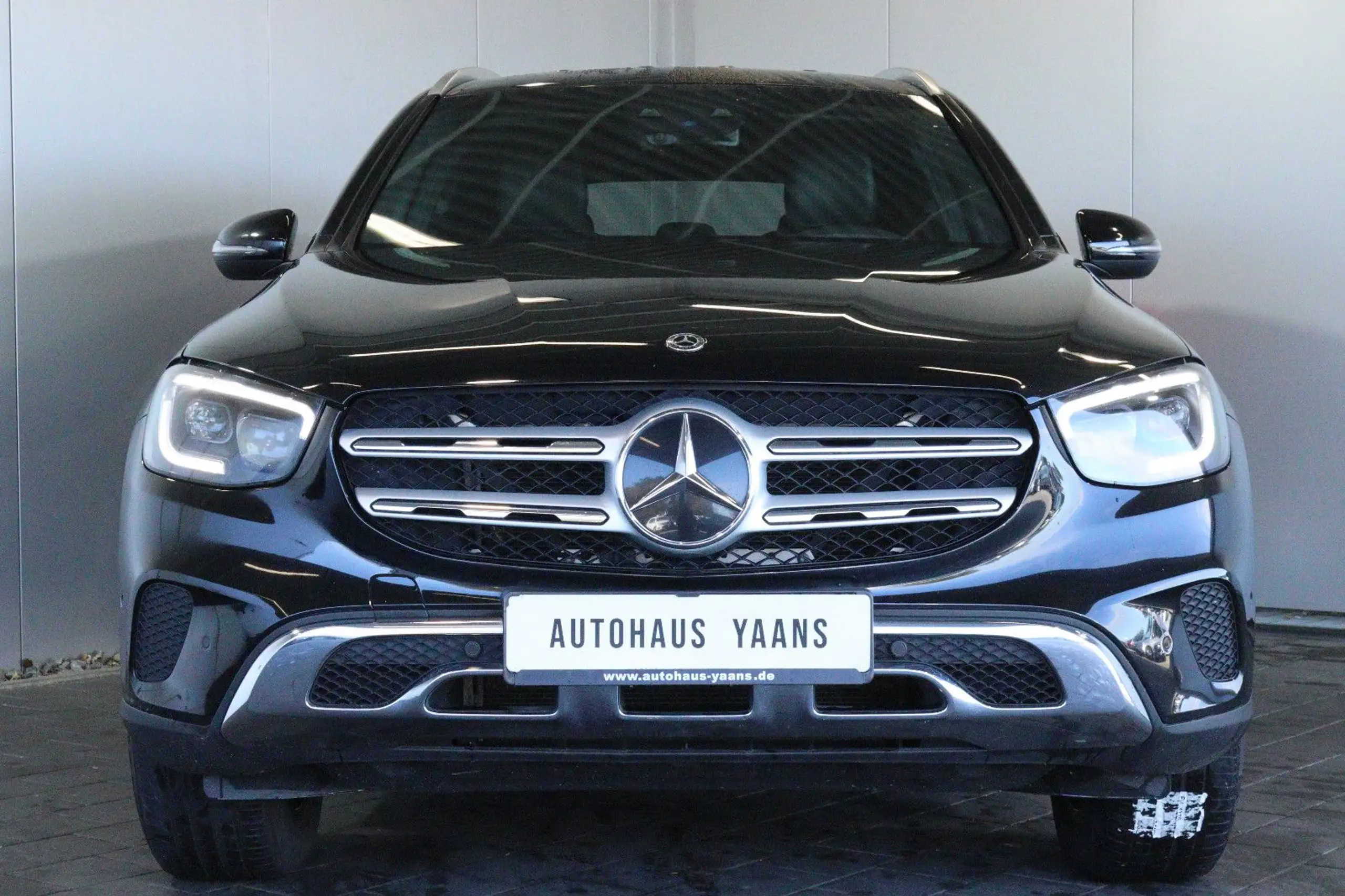 Mercedes-Benz - GLC 220