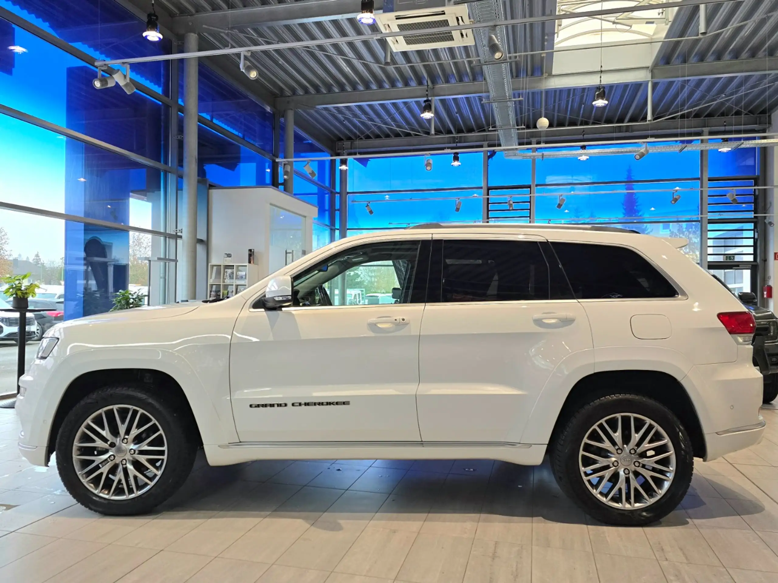 Jeep - Grand Cherokee