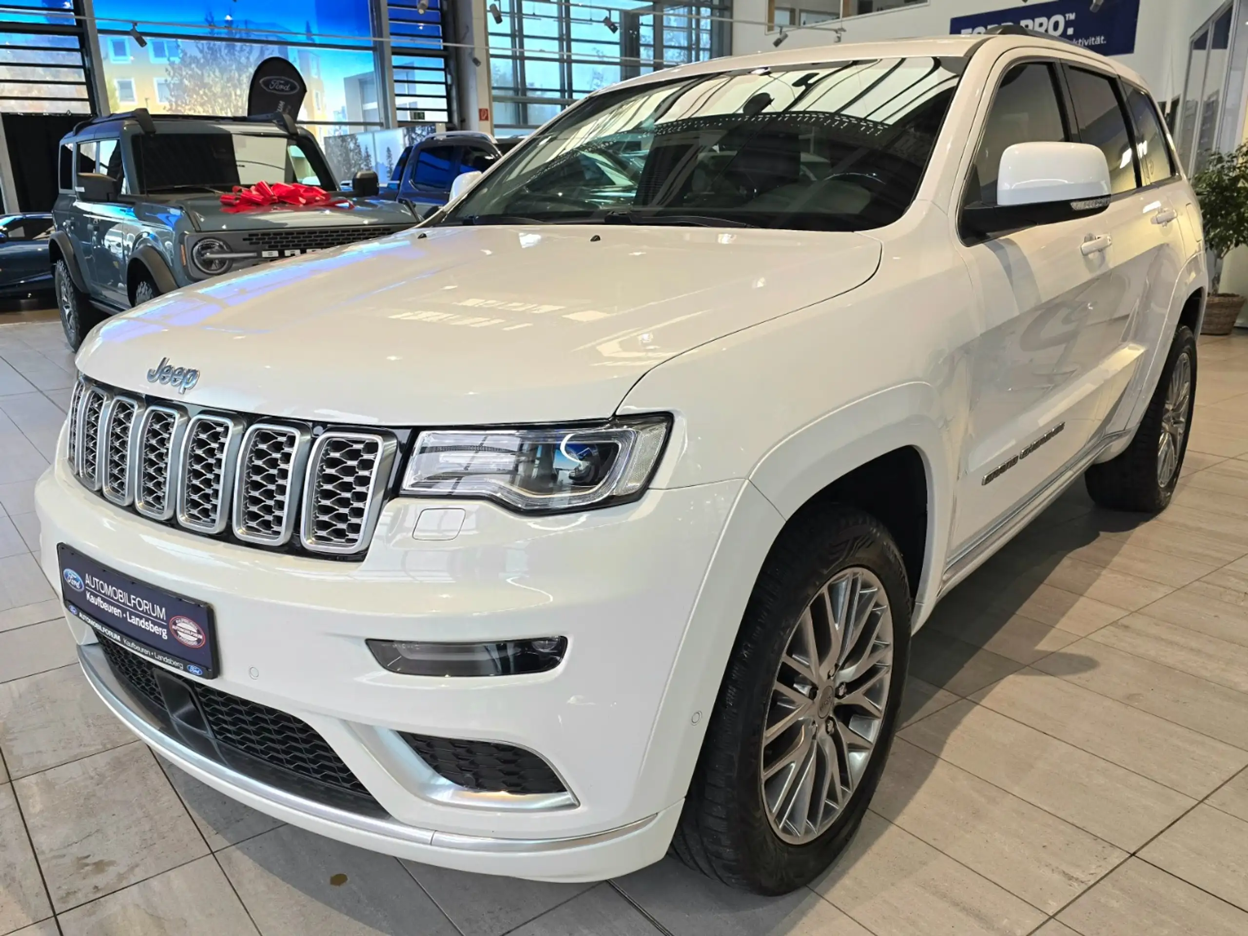 Jeep - Grand Cherokee