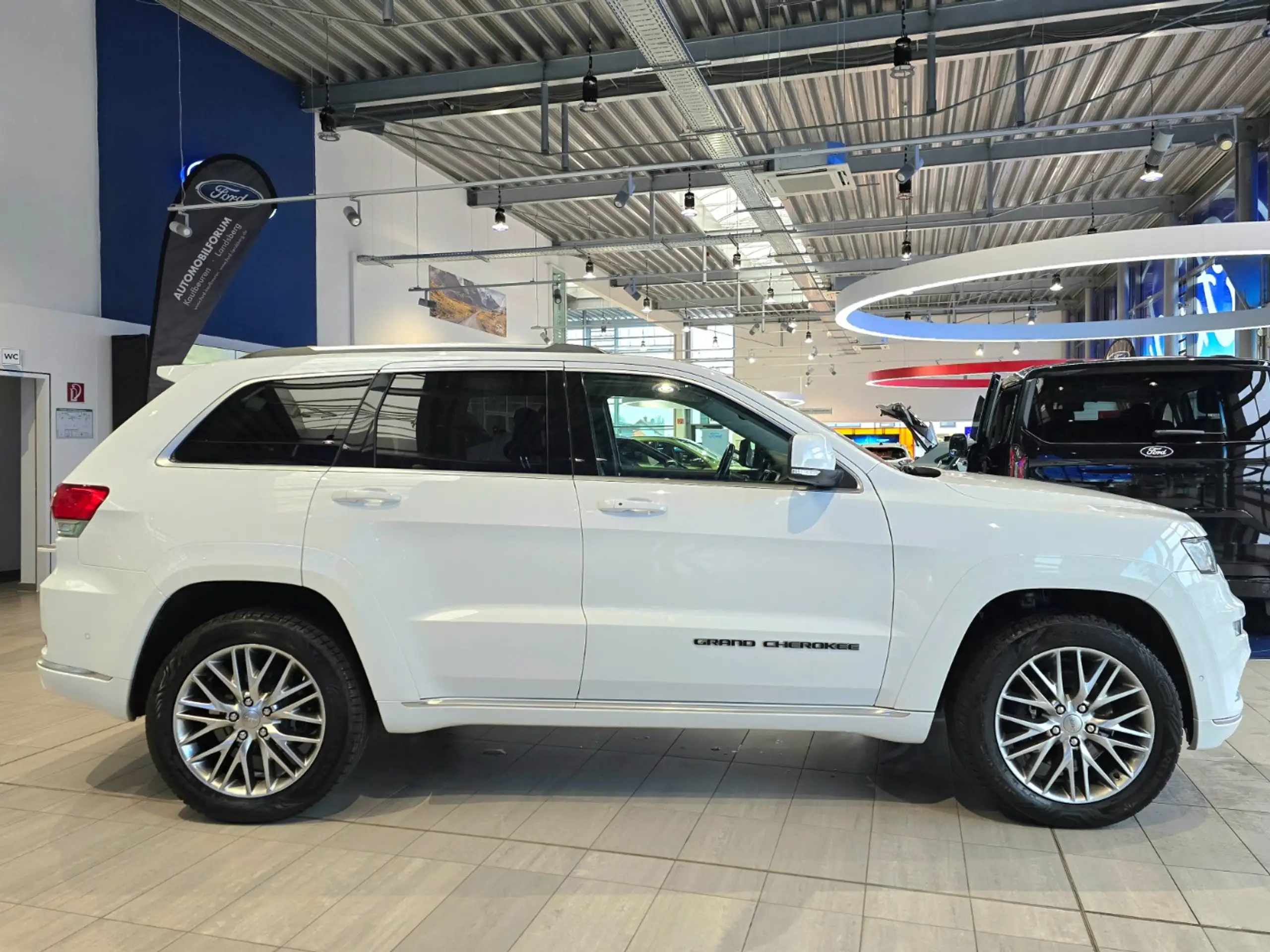 Jeep - Grand Cherokee