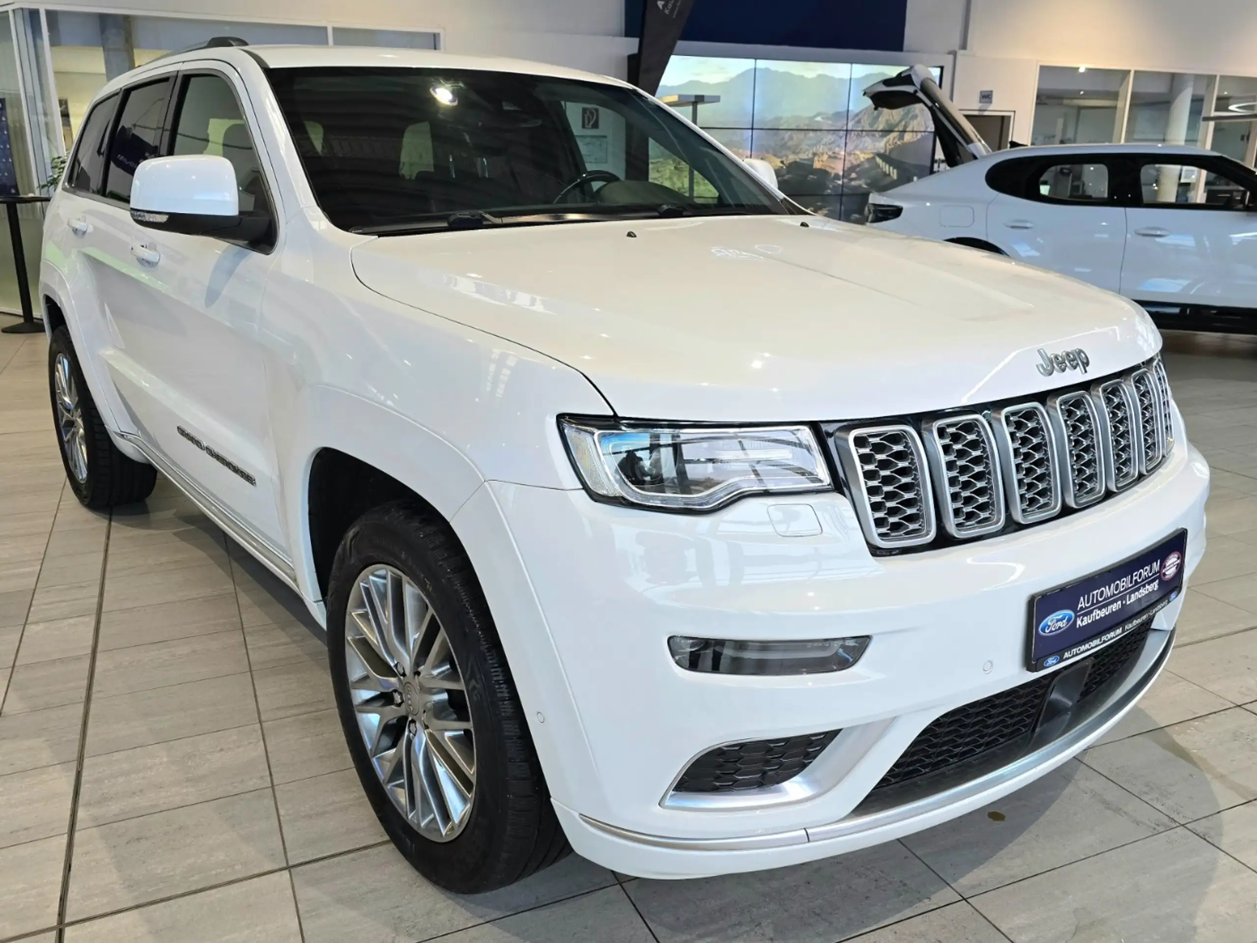 Jeep - Grand Cherokee