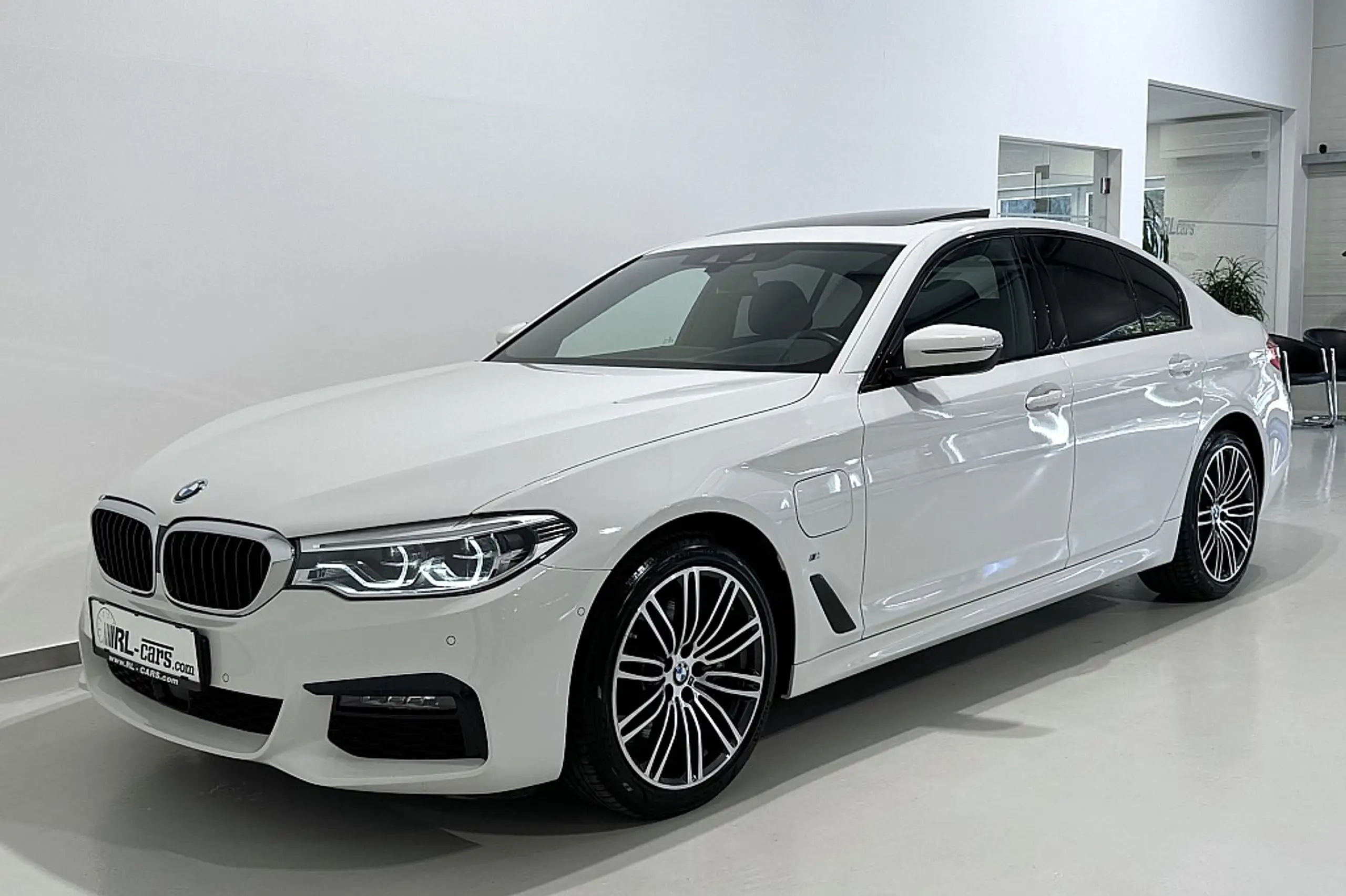 BMW - 530