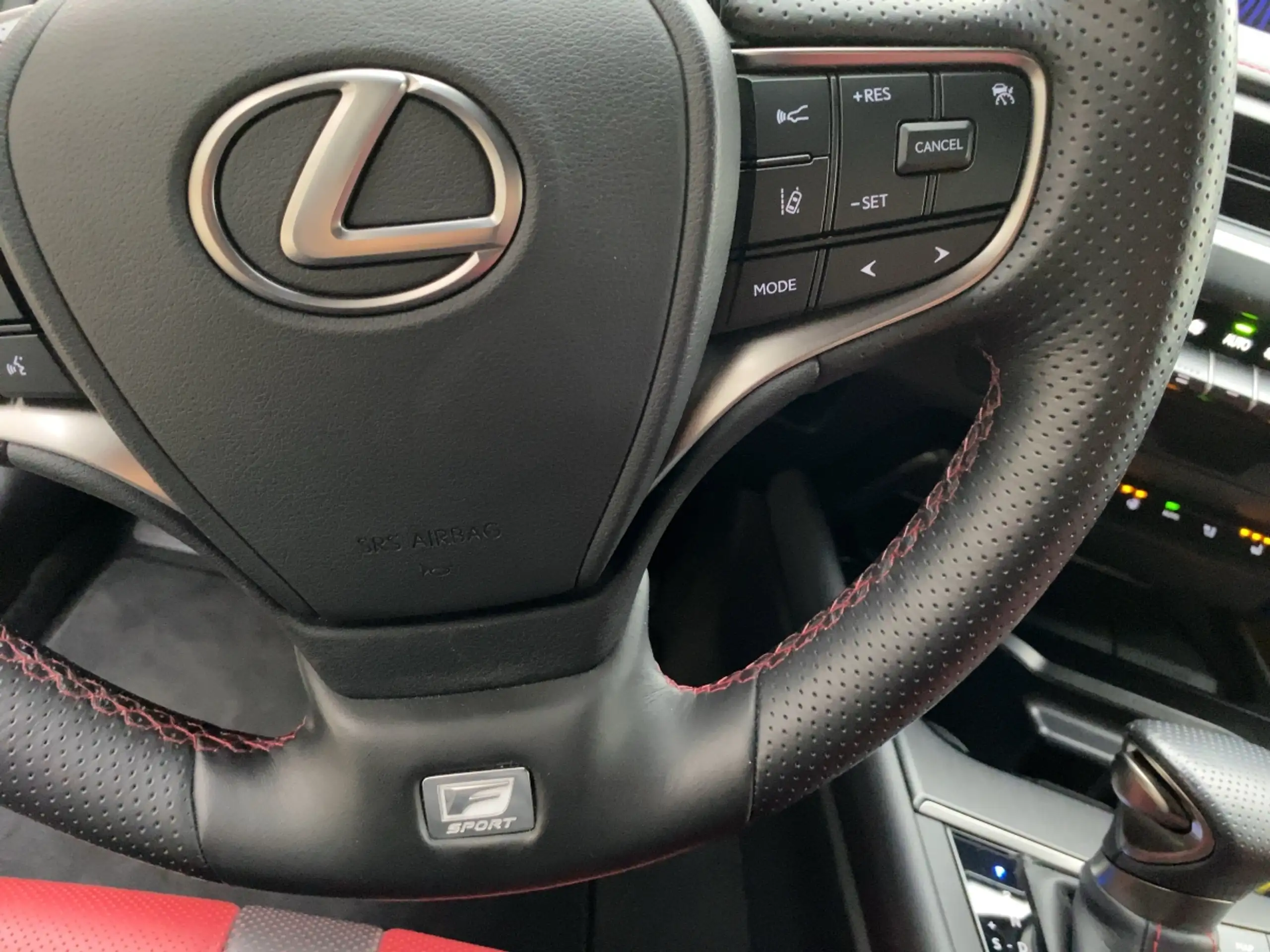 Lexus - UX 250h