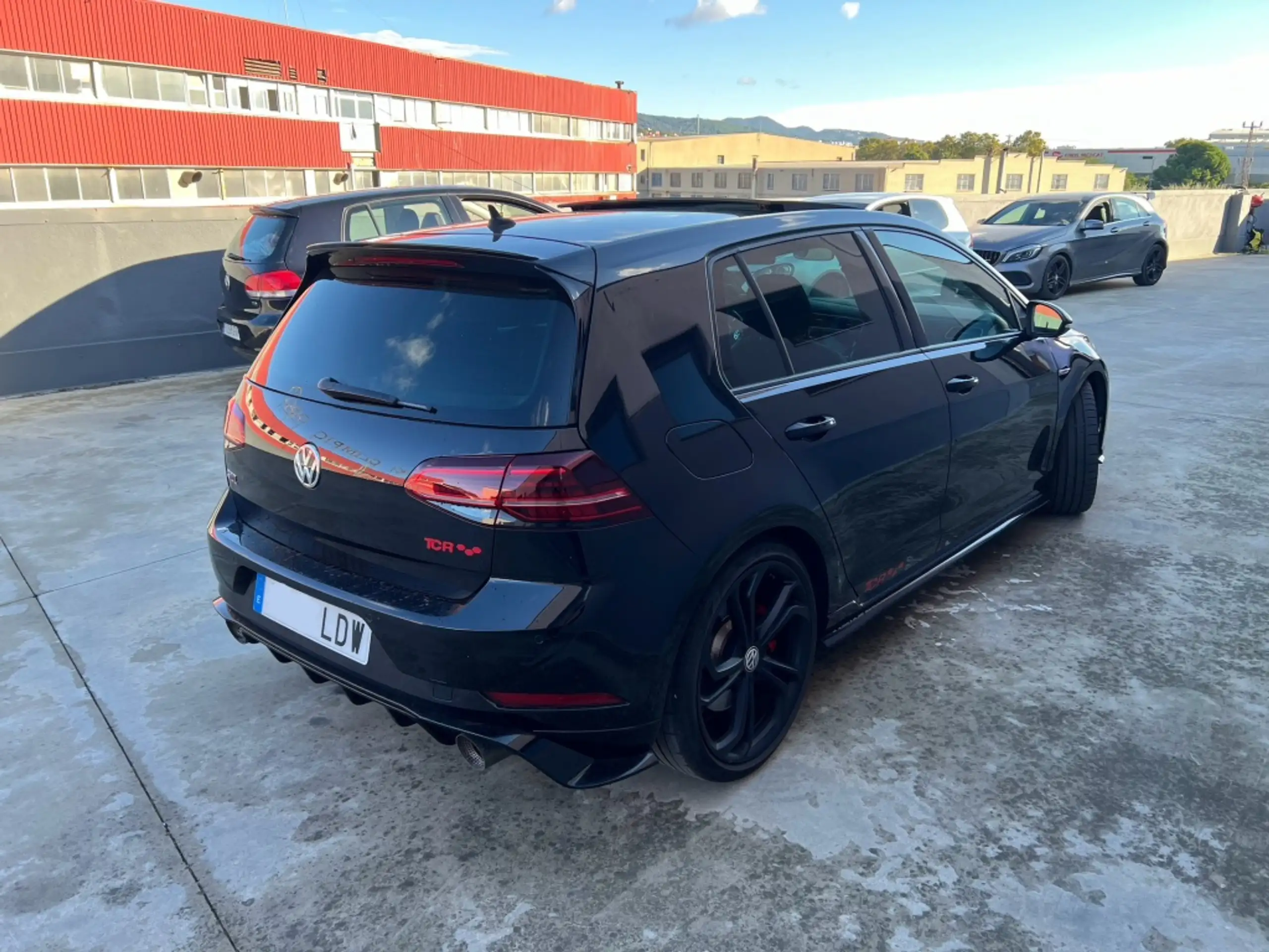 Volkswagen - Golf GTI