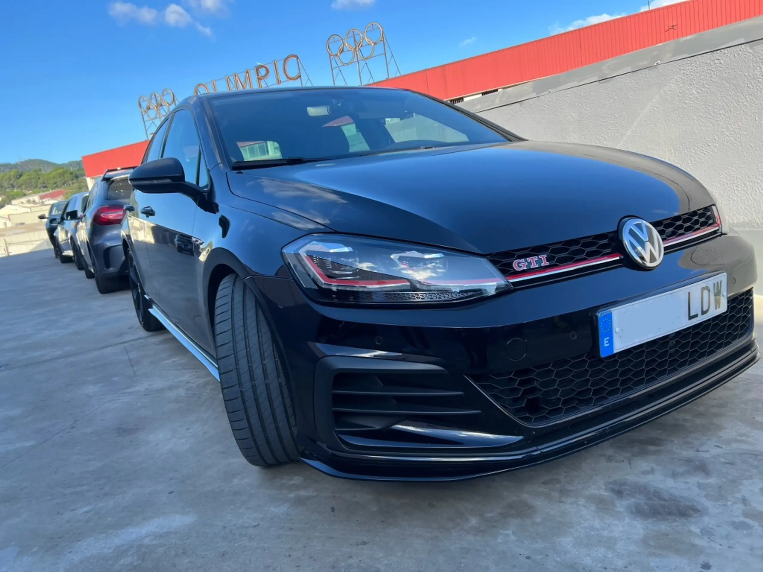 Volkswagen - Golf GTI