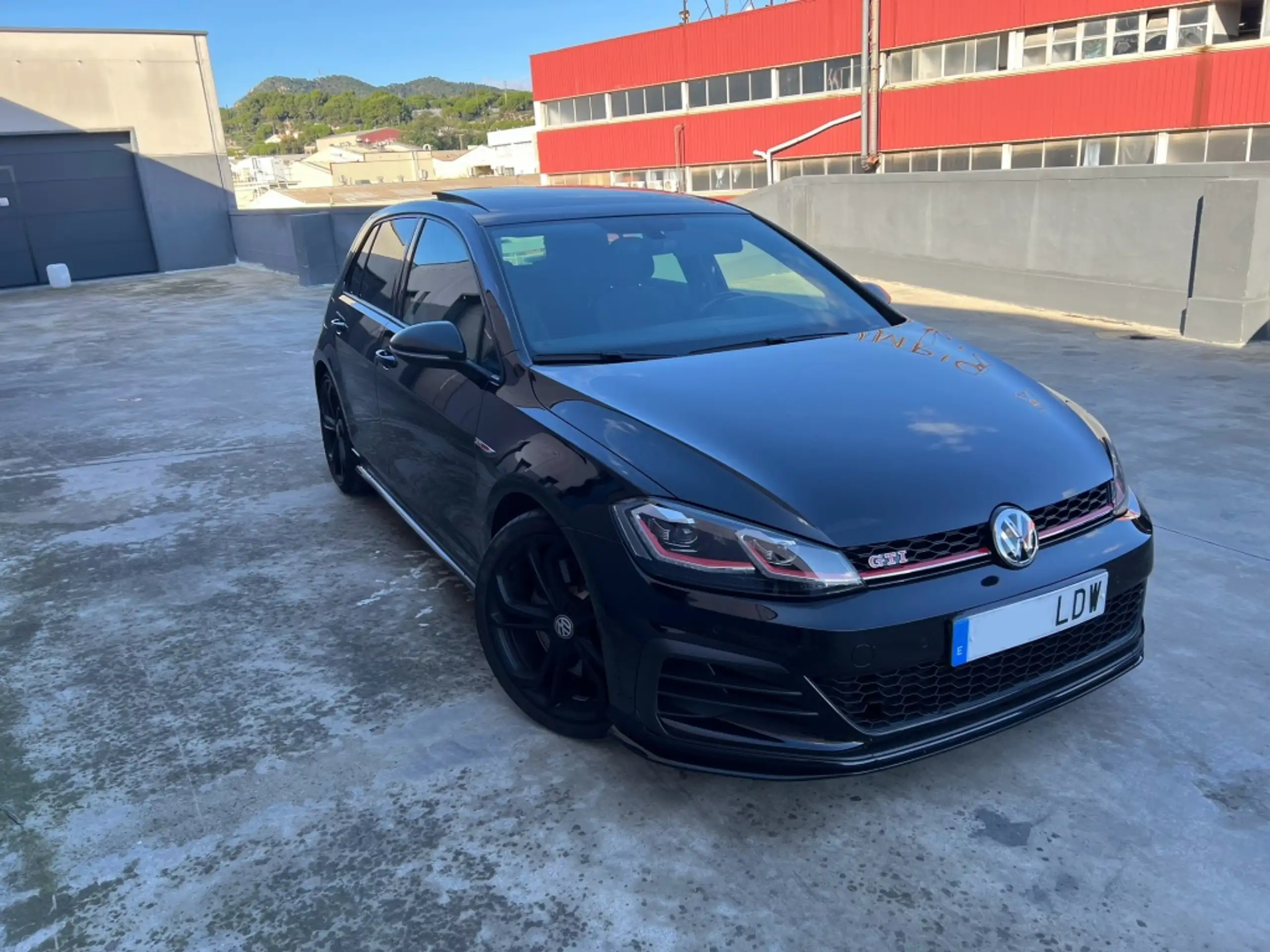 Volkswagen - Golf GTI