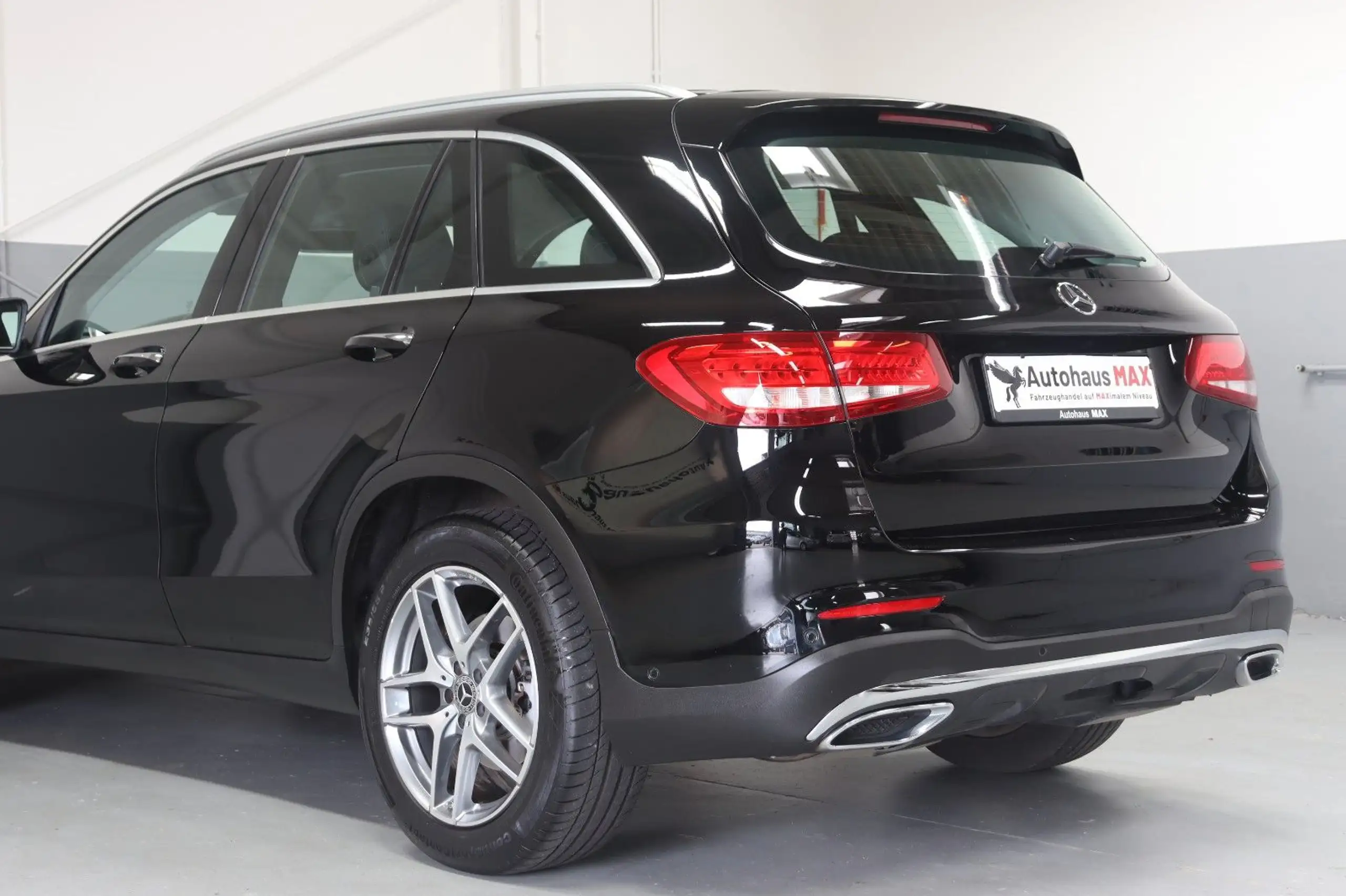 Mercedes-Benz - GLC 350