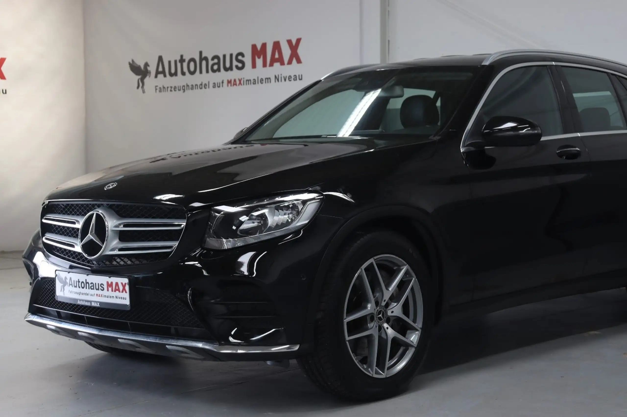 Mercedes-Benz - GLC 350