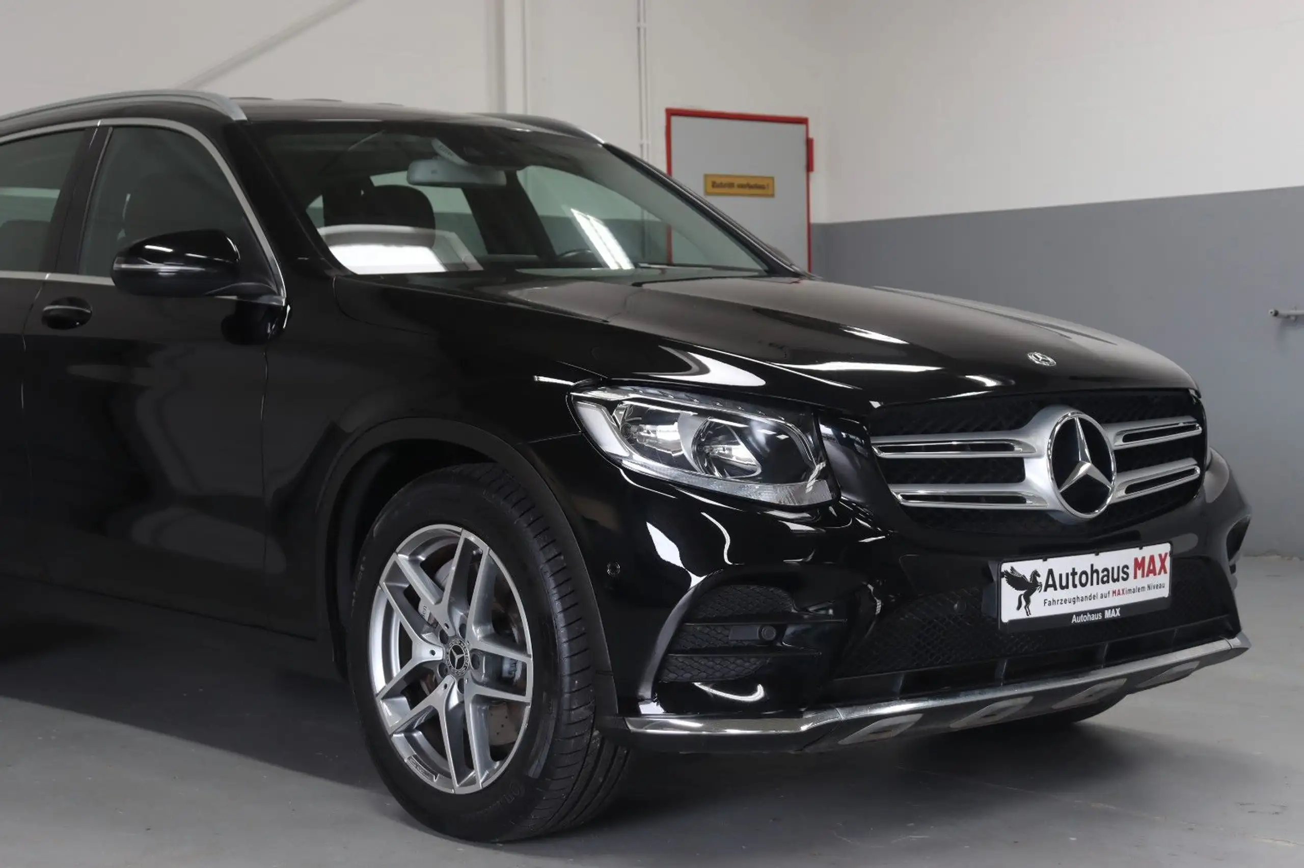 Mercedes-Benz - GLC 350