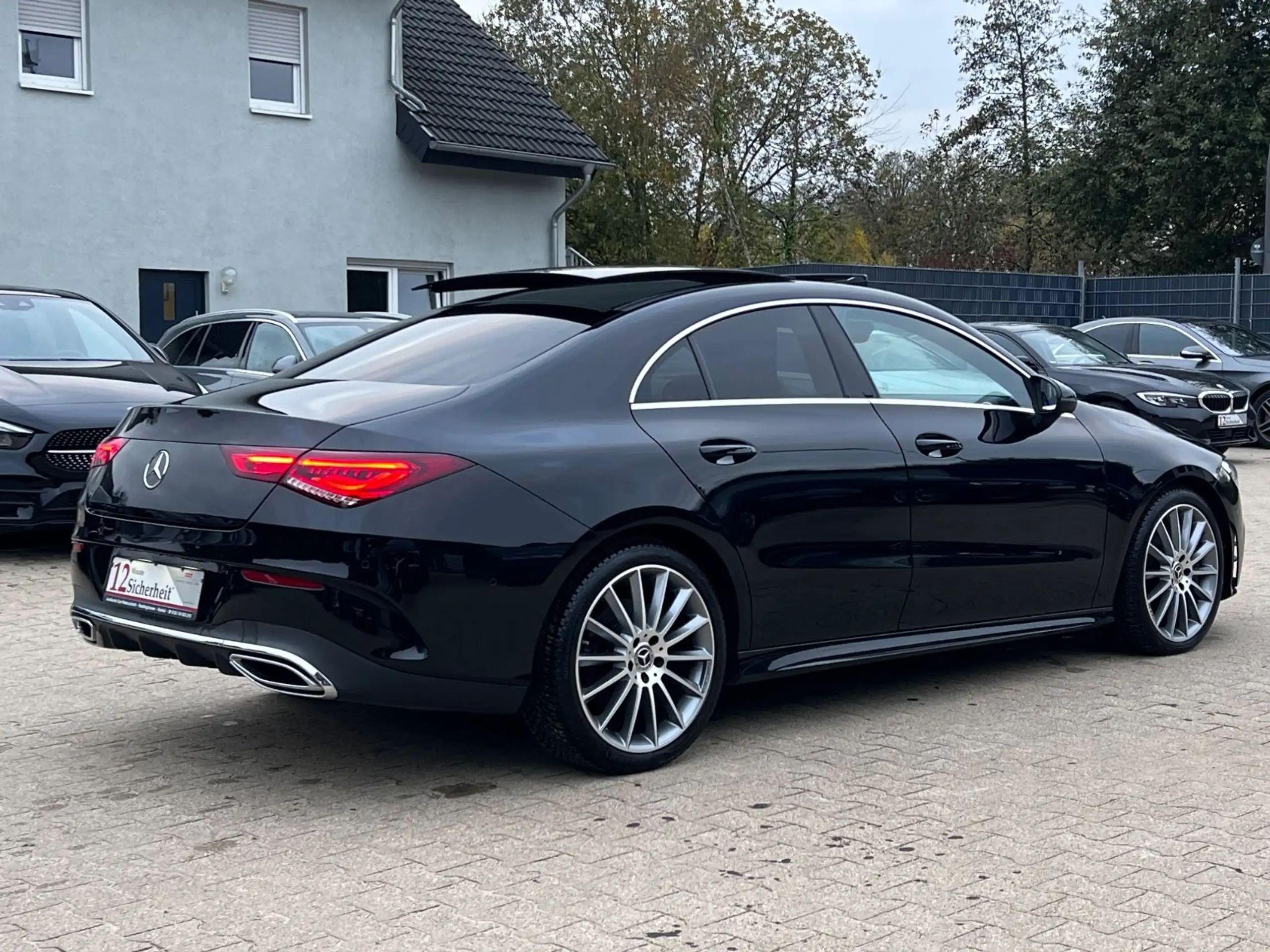 Mercedes-Benz - CLA 220