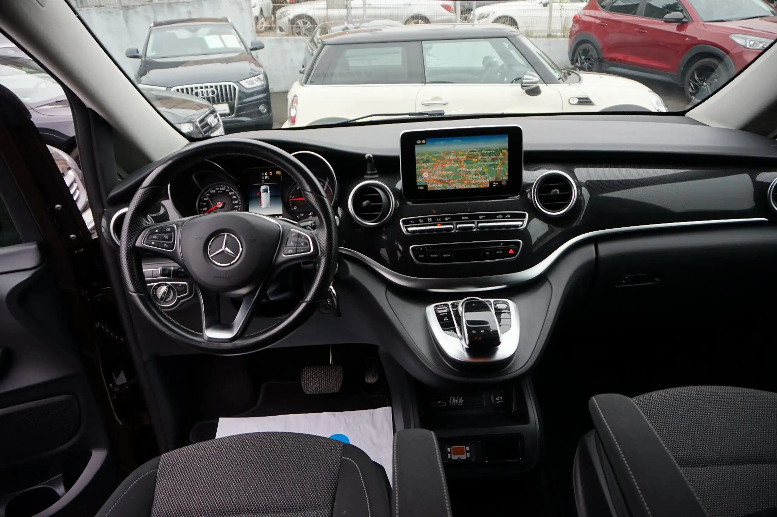 Mercedes-Benz - V 250