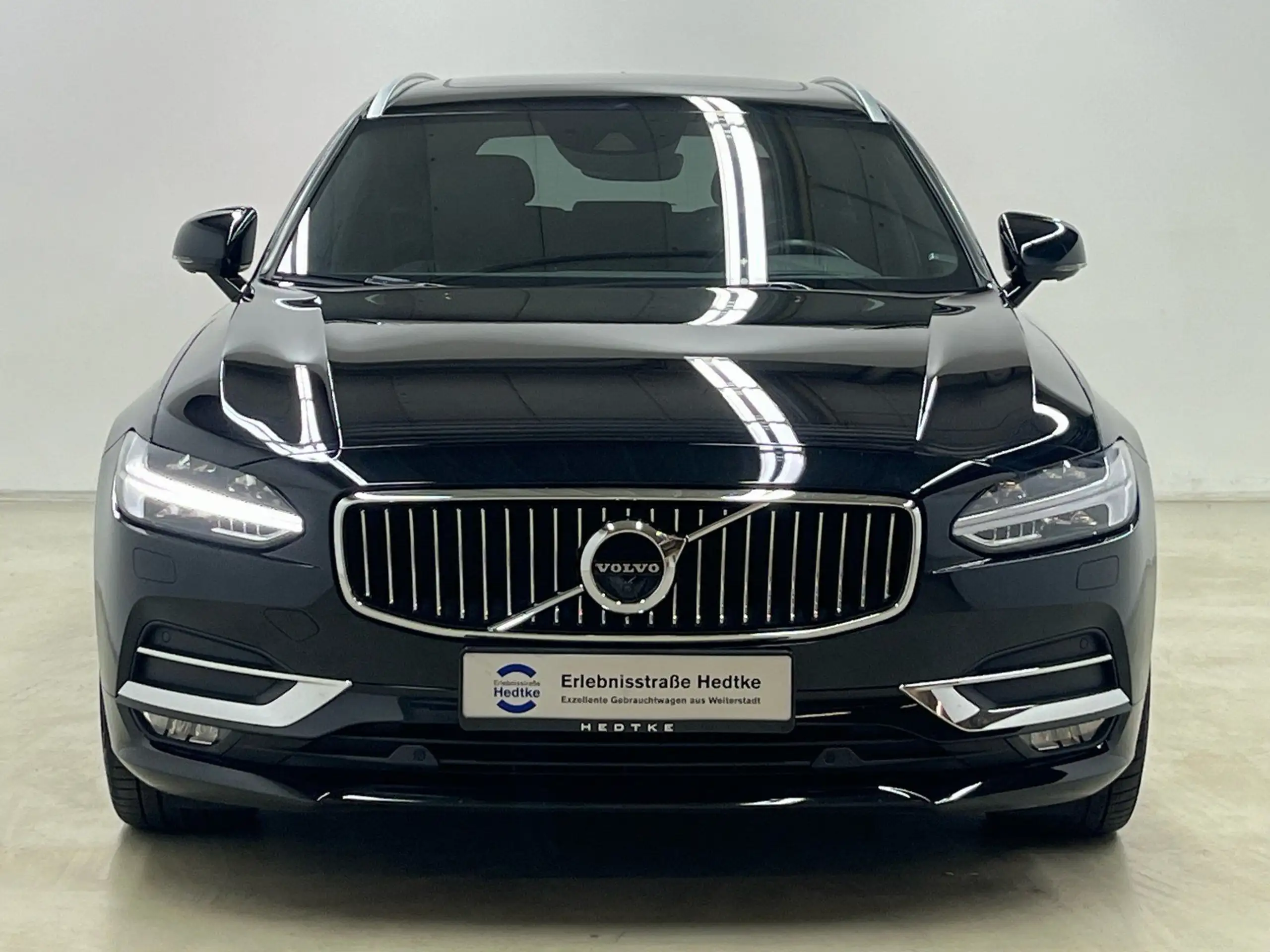 Volvo - V90