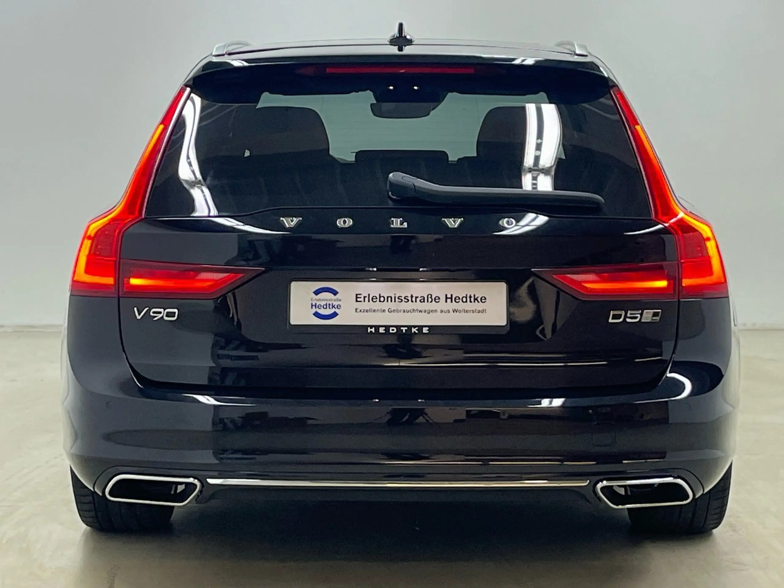 Volvo - V90