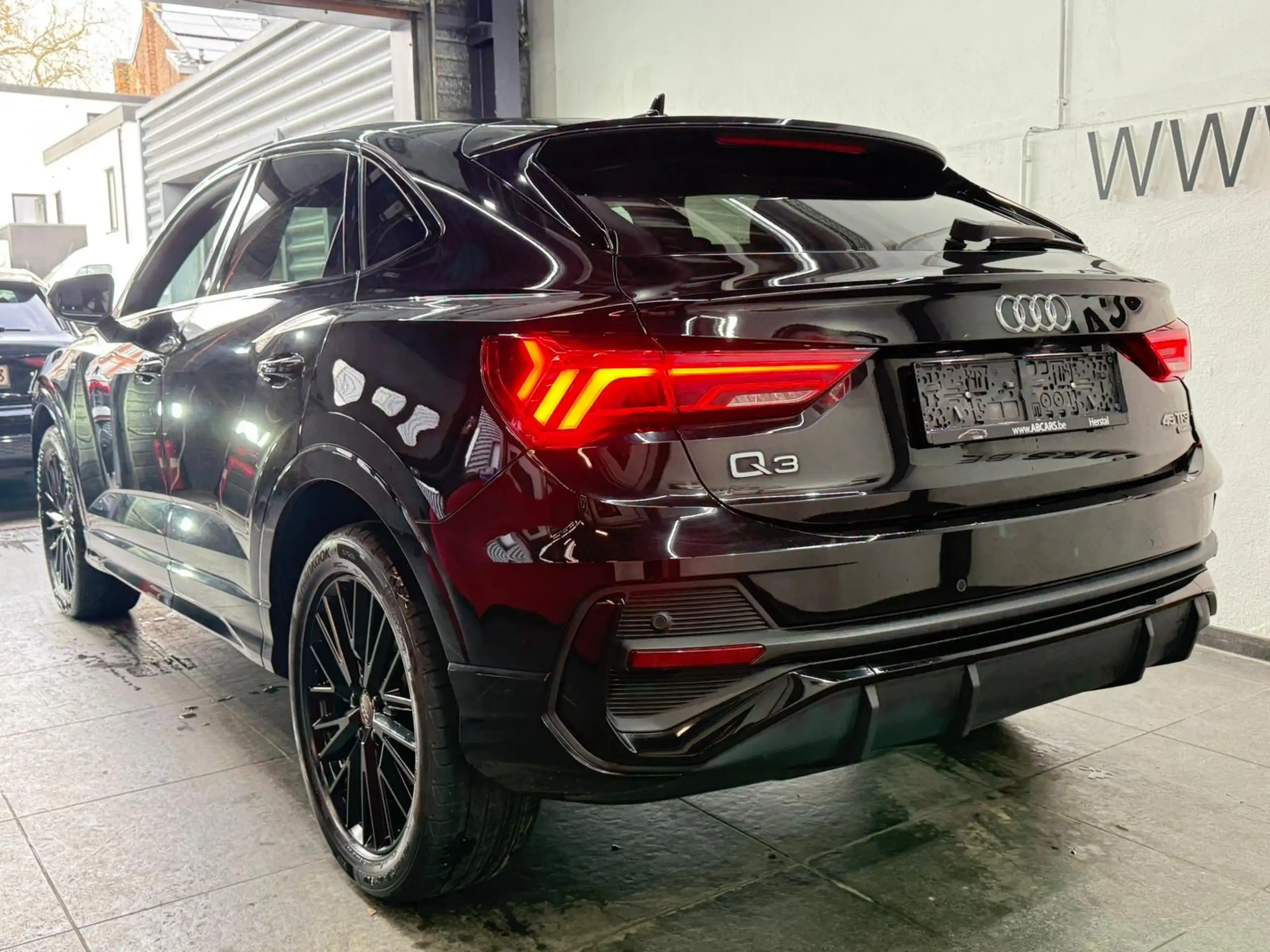 Audi - Q3