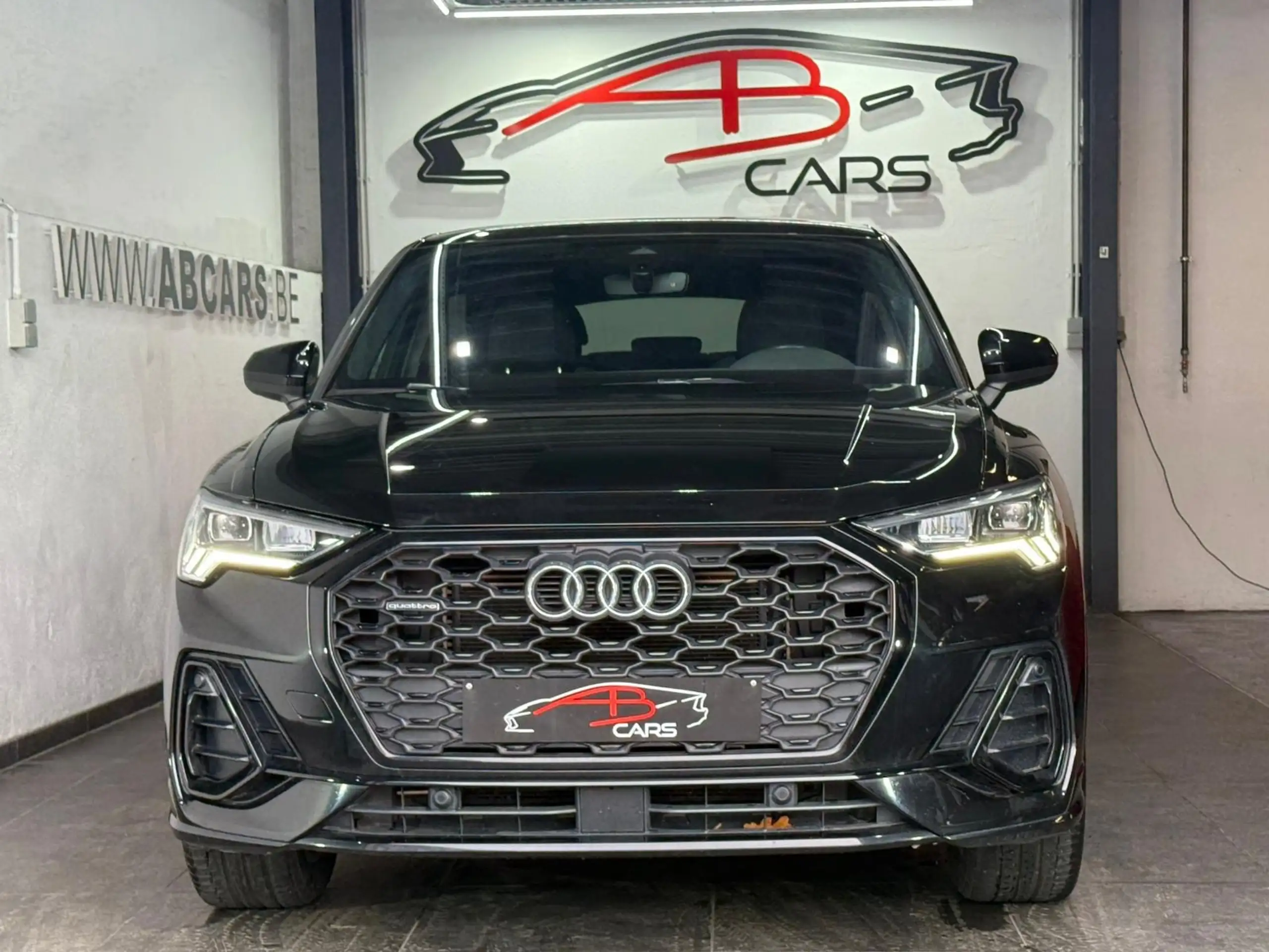 Audi - Q3