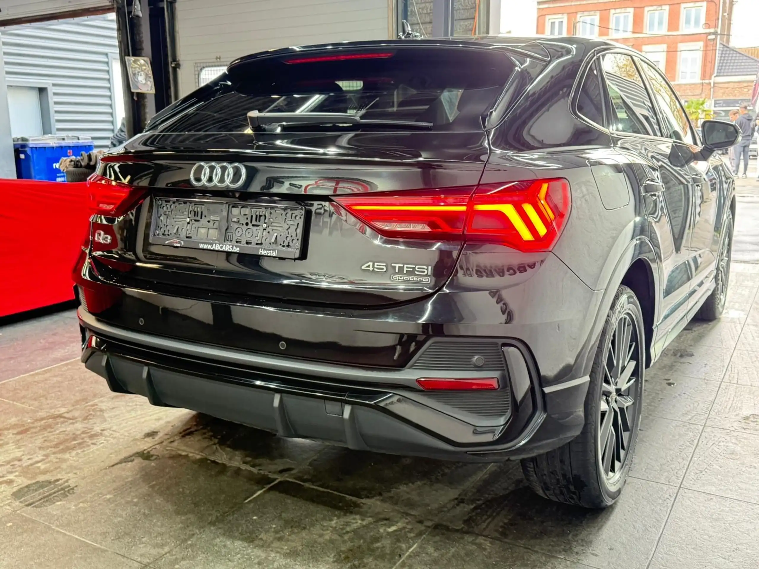 Audi - Q3