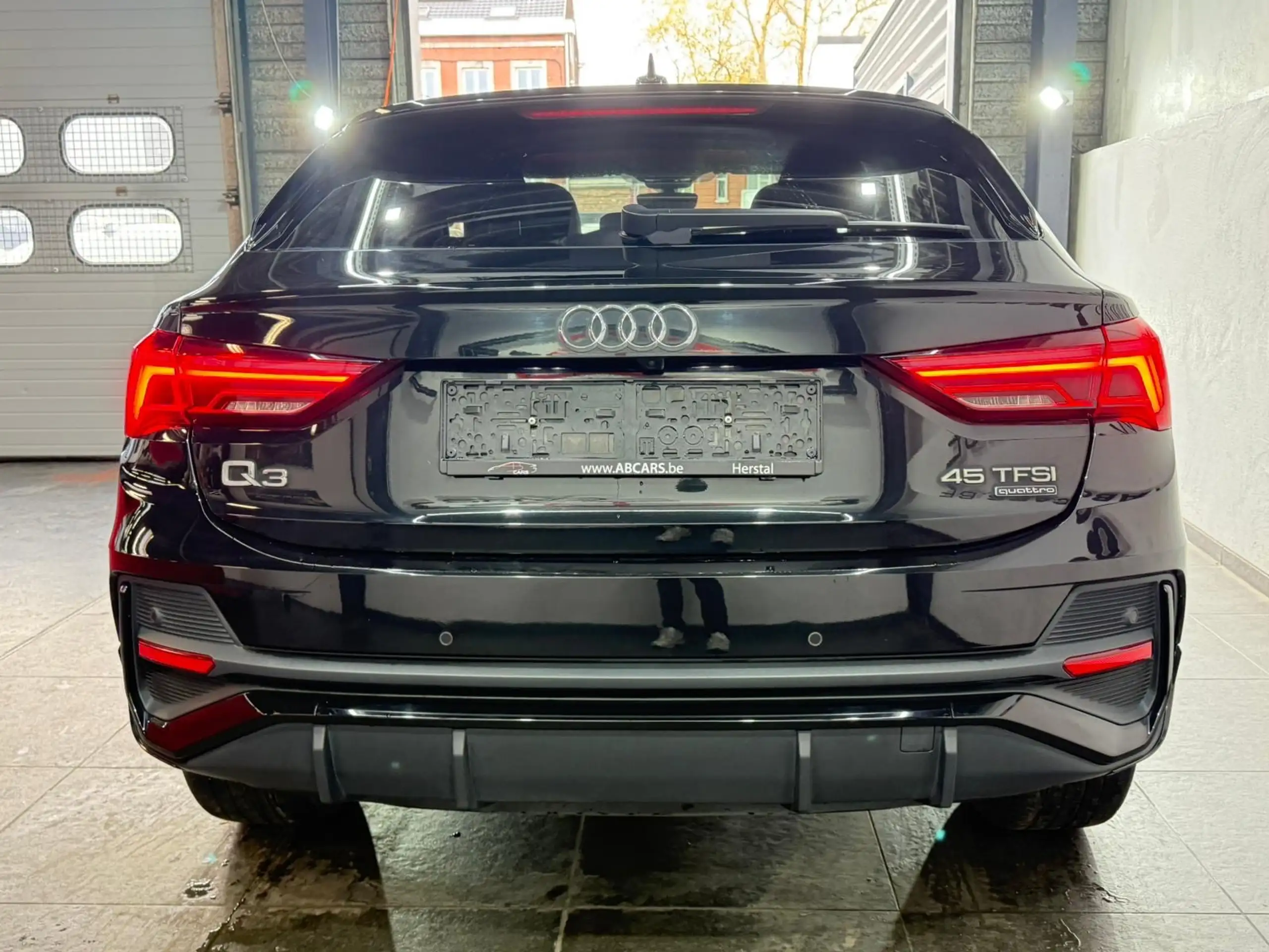 Audi - Q3