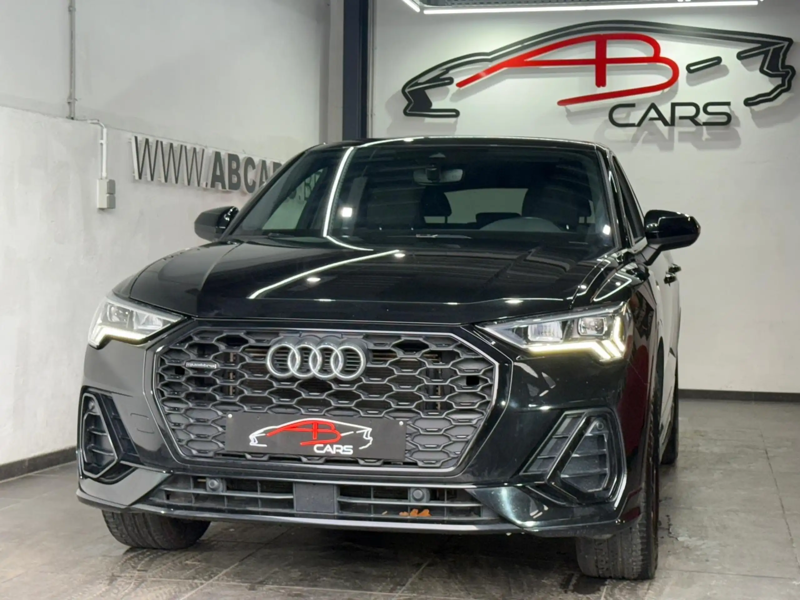 Audi - Q3