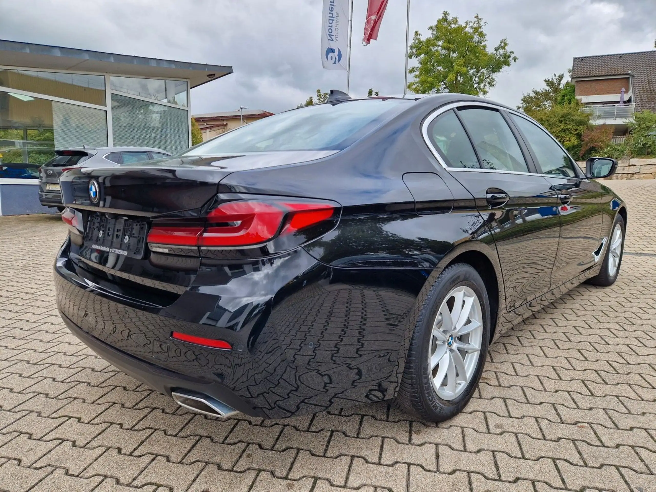 BMW - 530