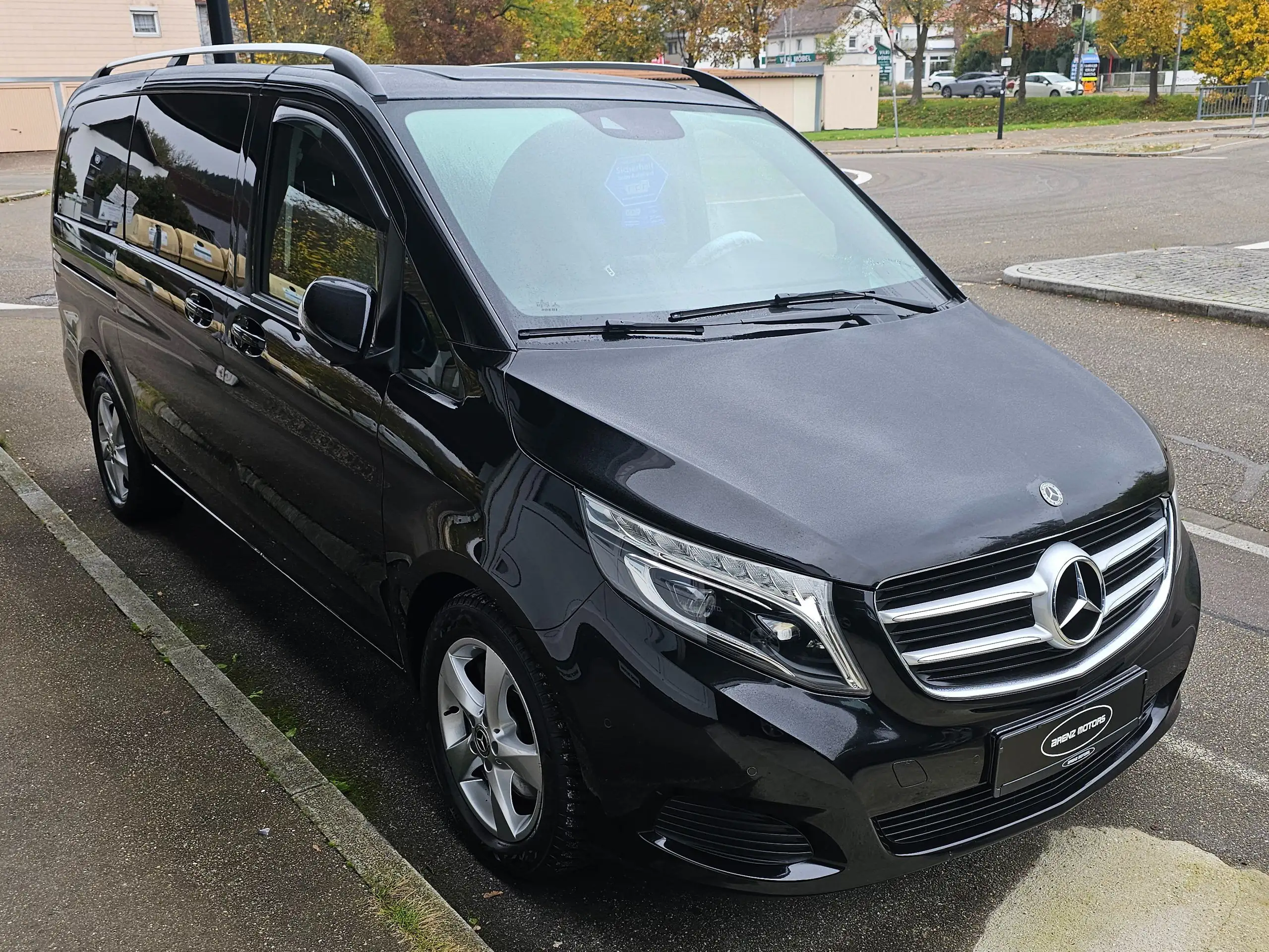 Mercedes-Benz - V 250