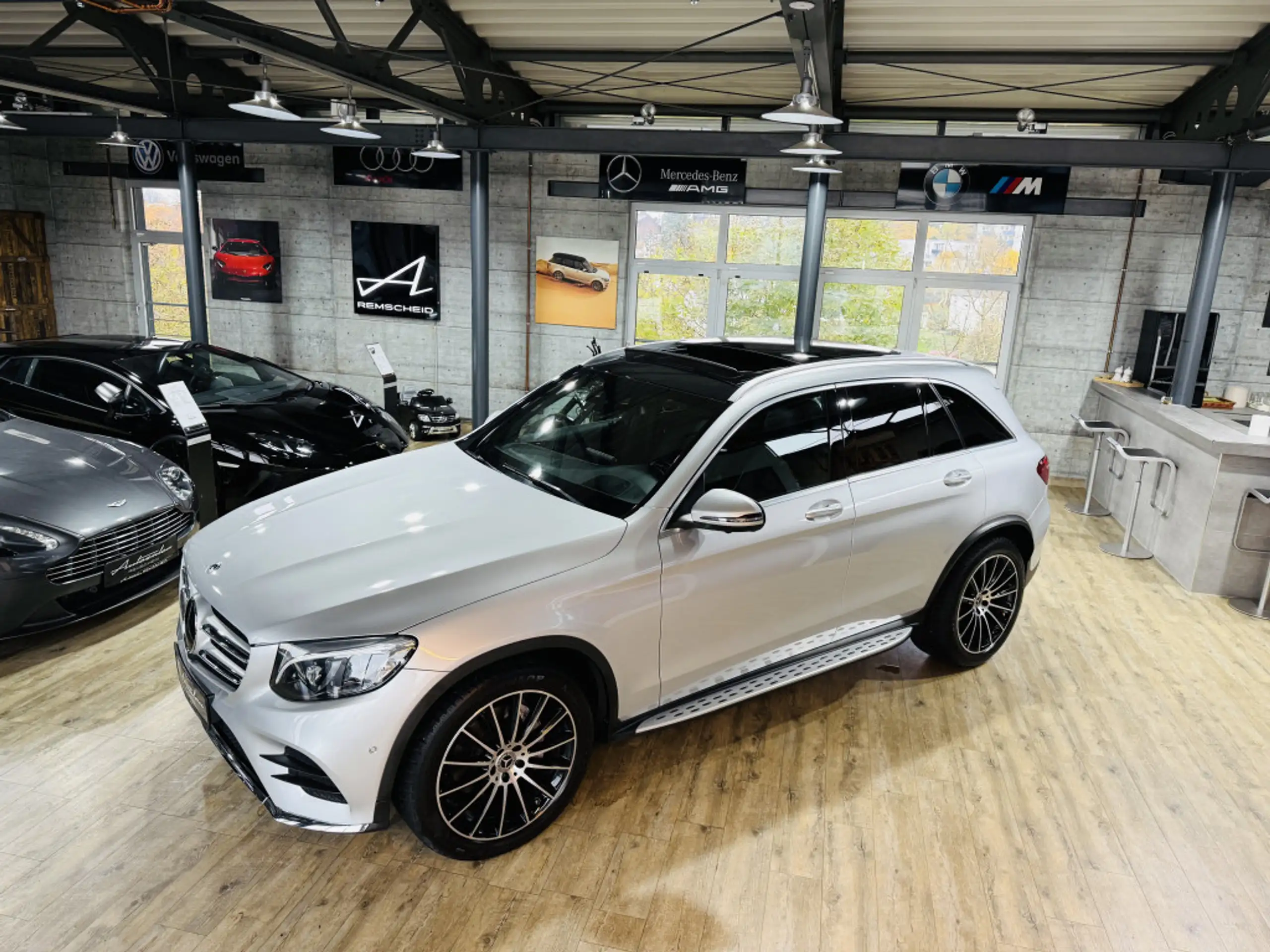 Mercedes-Benz - GLC 300