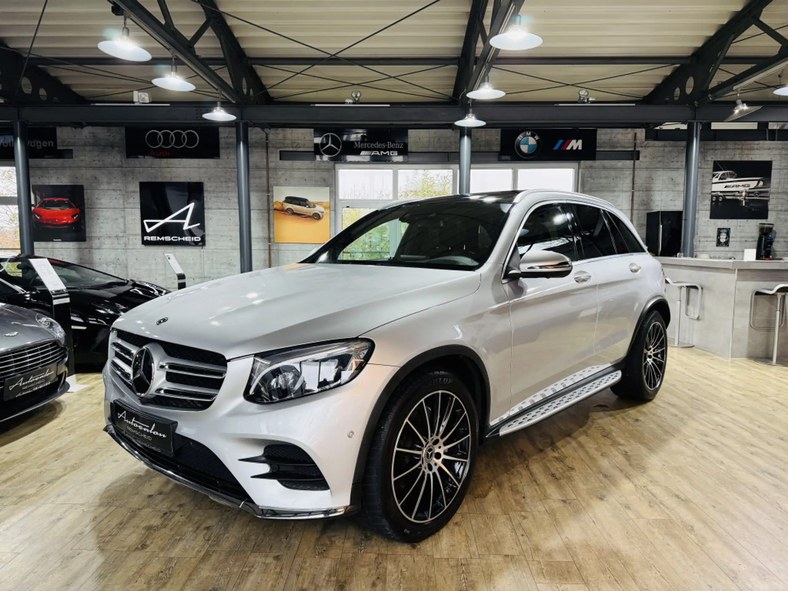 Mercedes-Benz - GLC 300