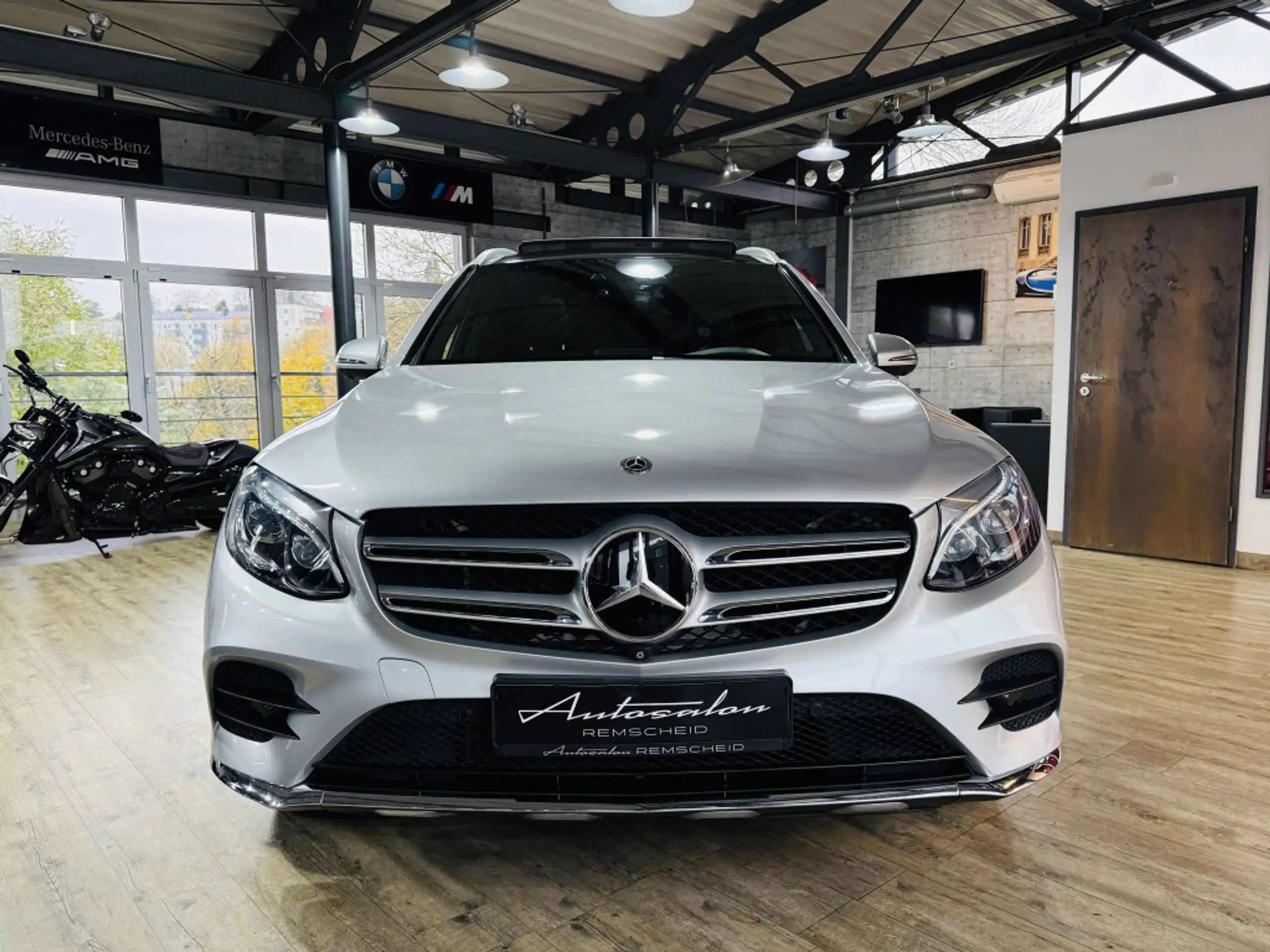 Mercedes-Benz - GLC 300