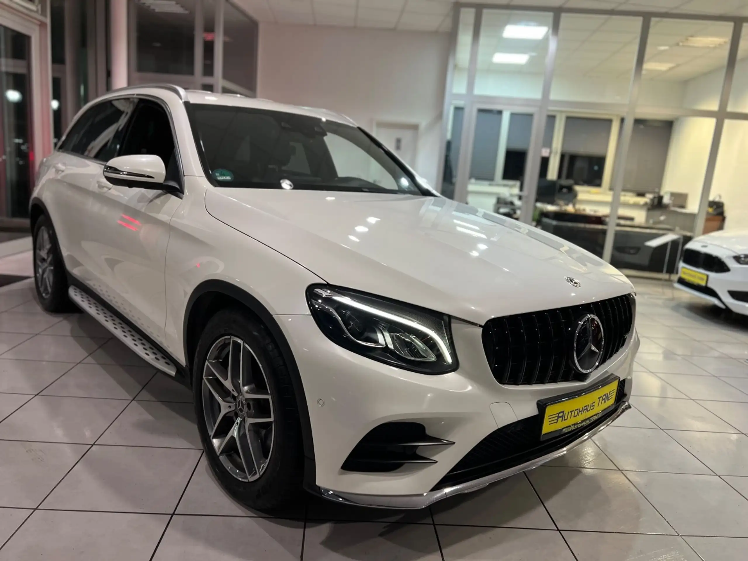 Mercedes-Benz - GLC 350