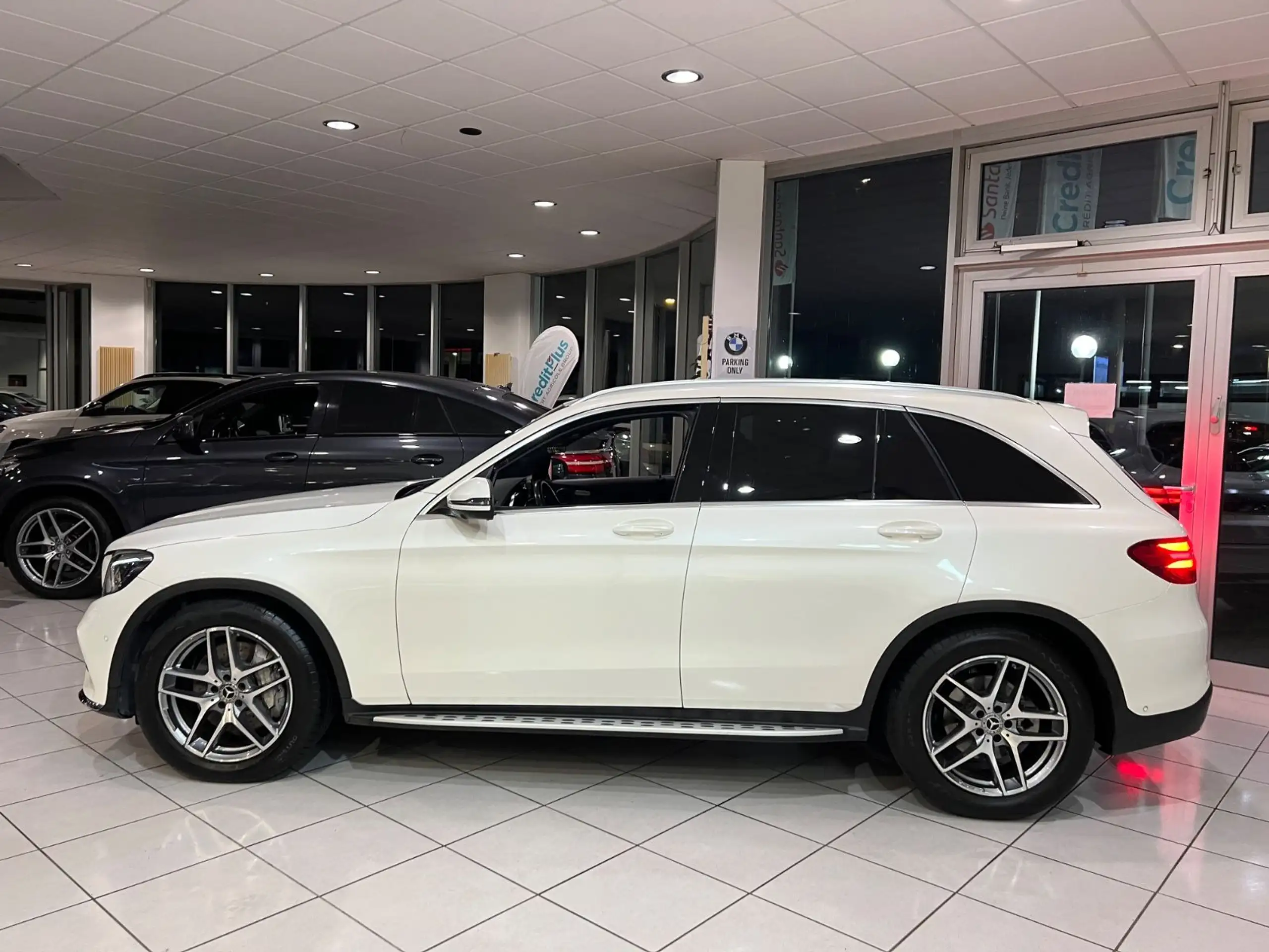 Mercedes-Benz - GLC 350