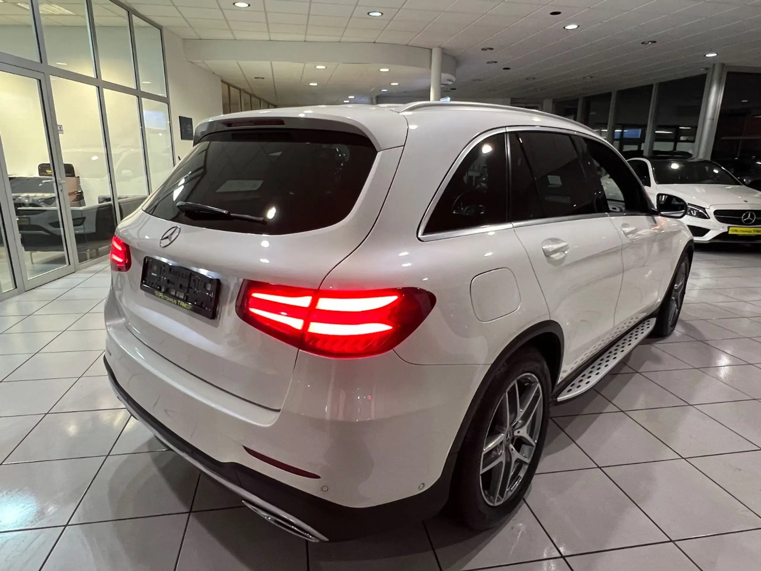 Mercedes-Benz - GLC 350