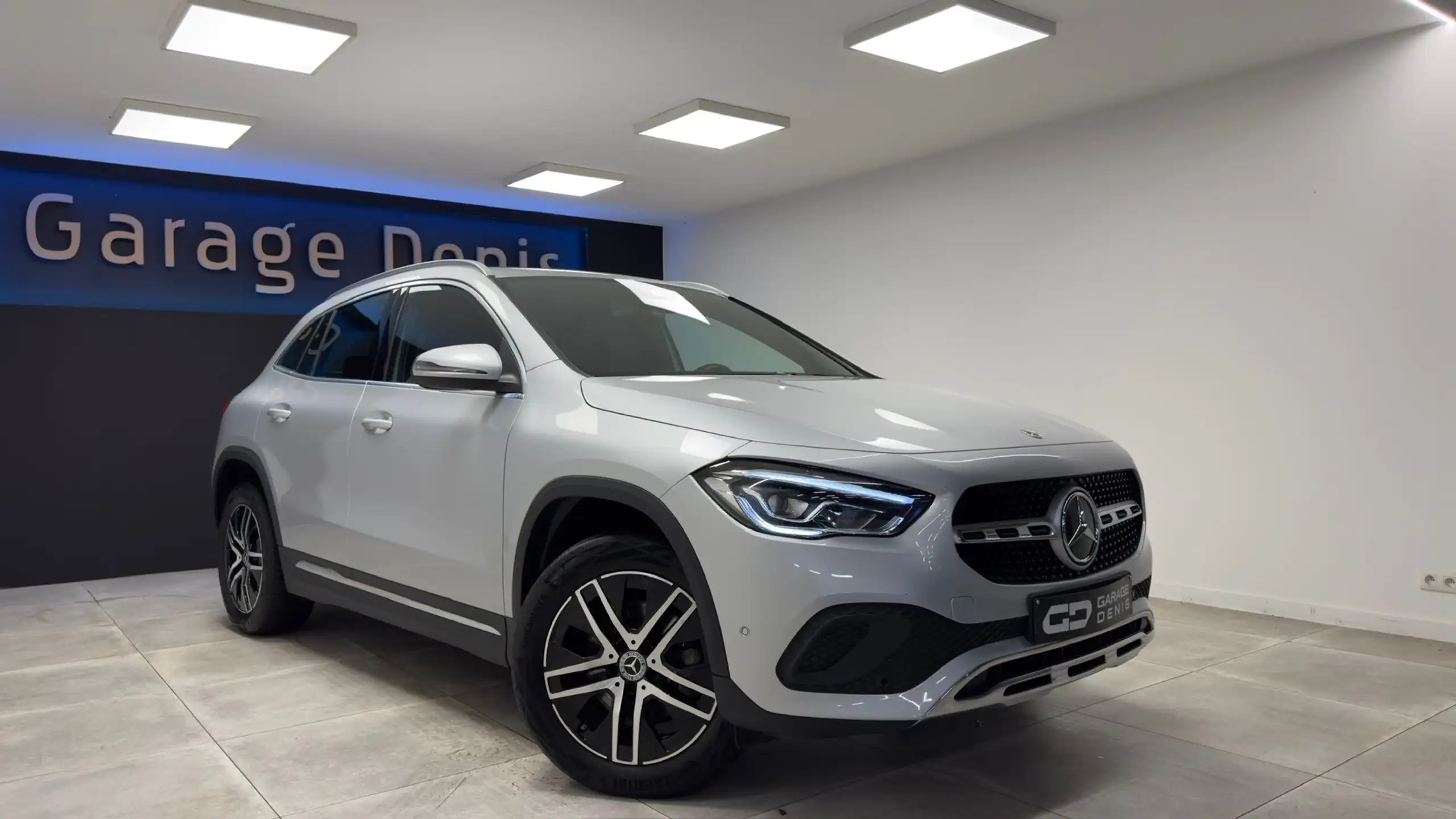 Mercedes-Benz - GLA 180