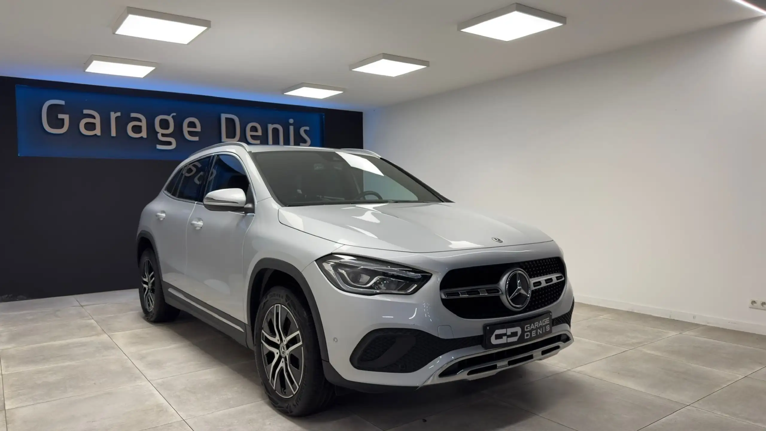 Mercedes-Benz - GLA 180