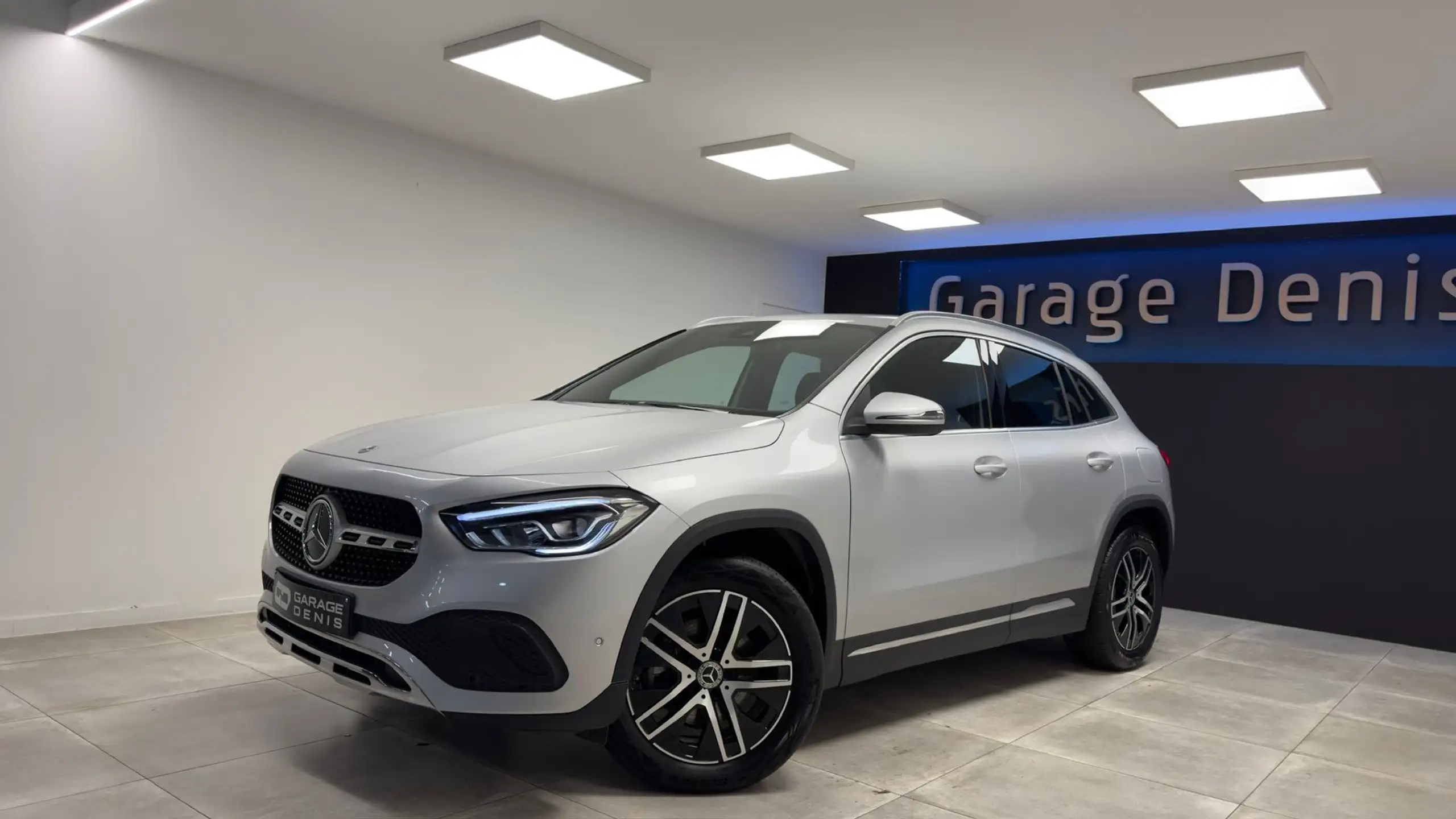 Mercedes-Benz - GLA 180