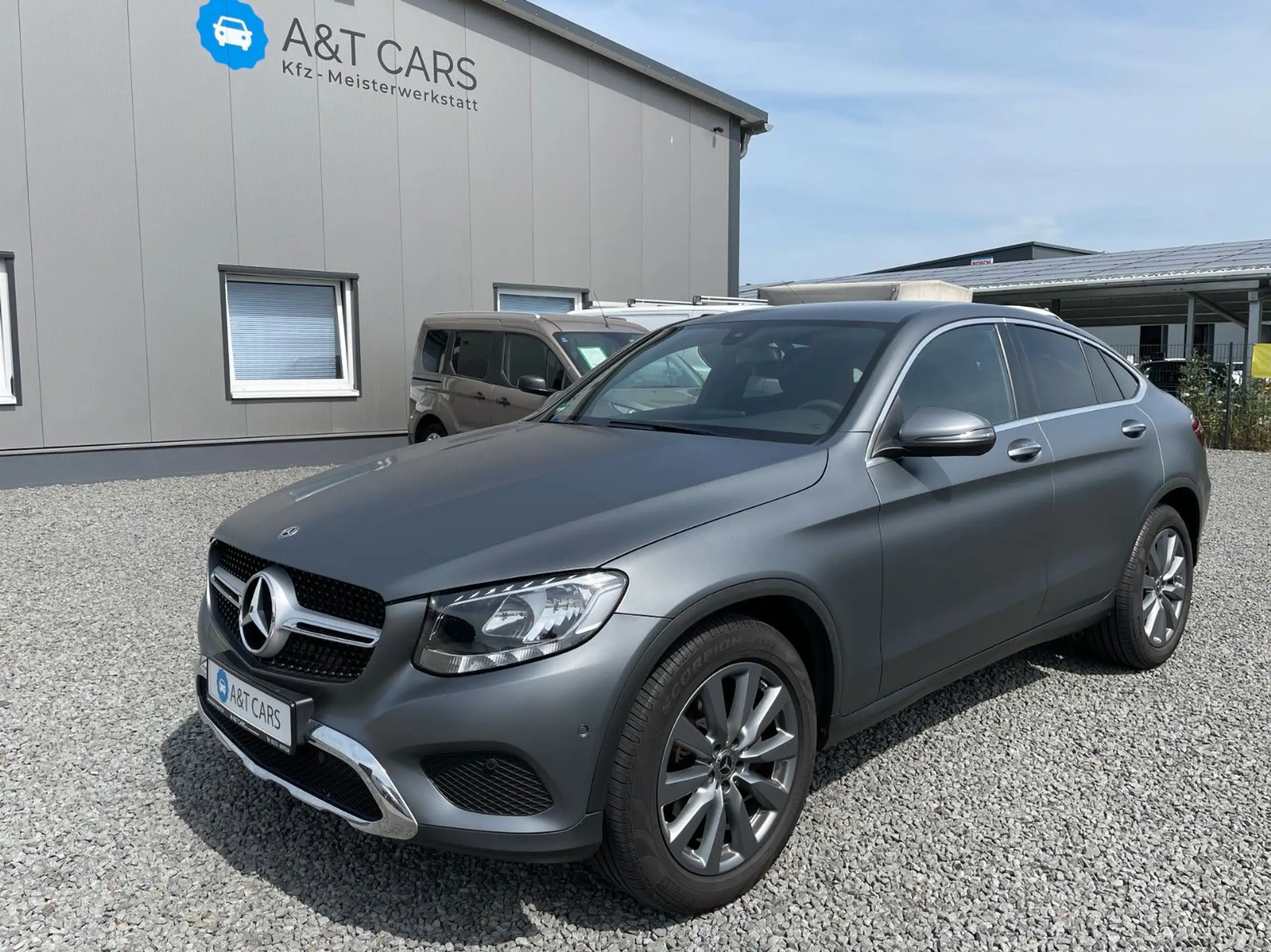 Mercedes-Benz - GLC 250