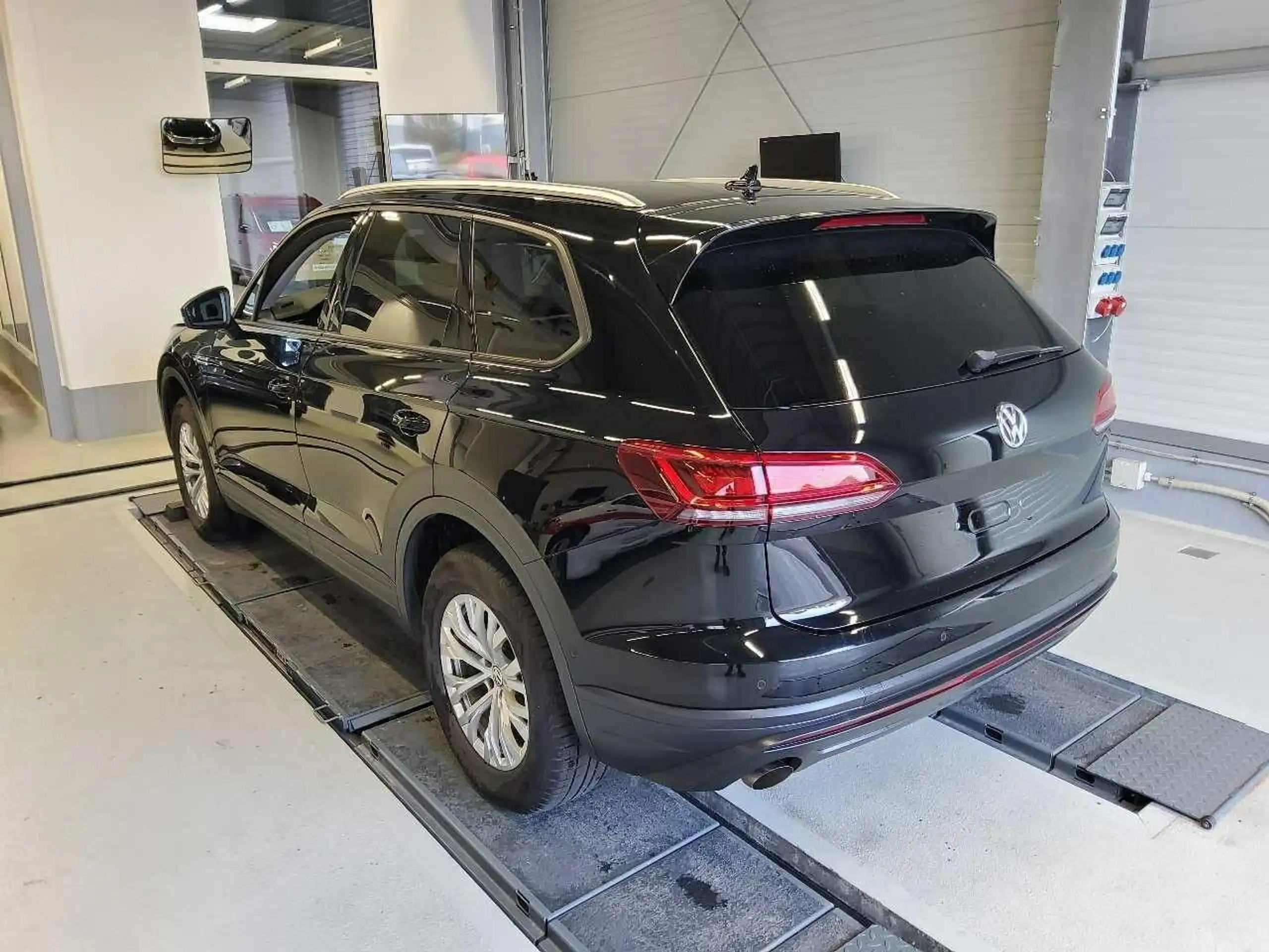 Volkswagen - Touareg