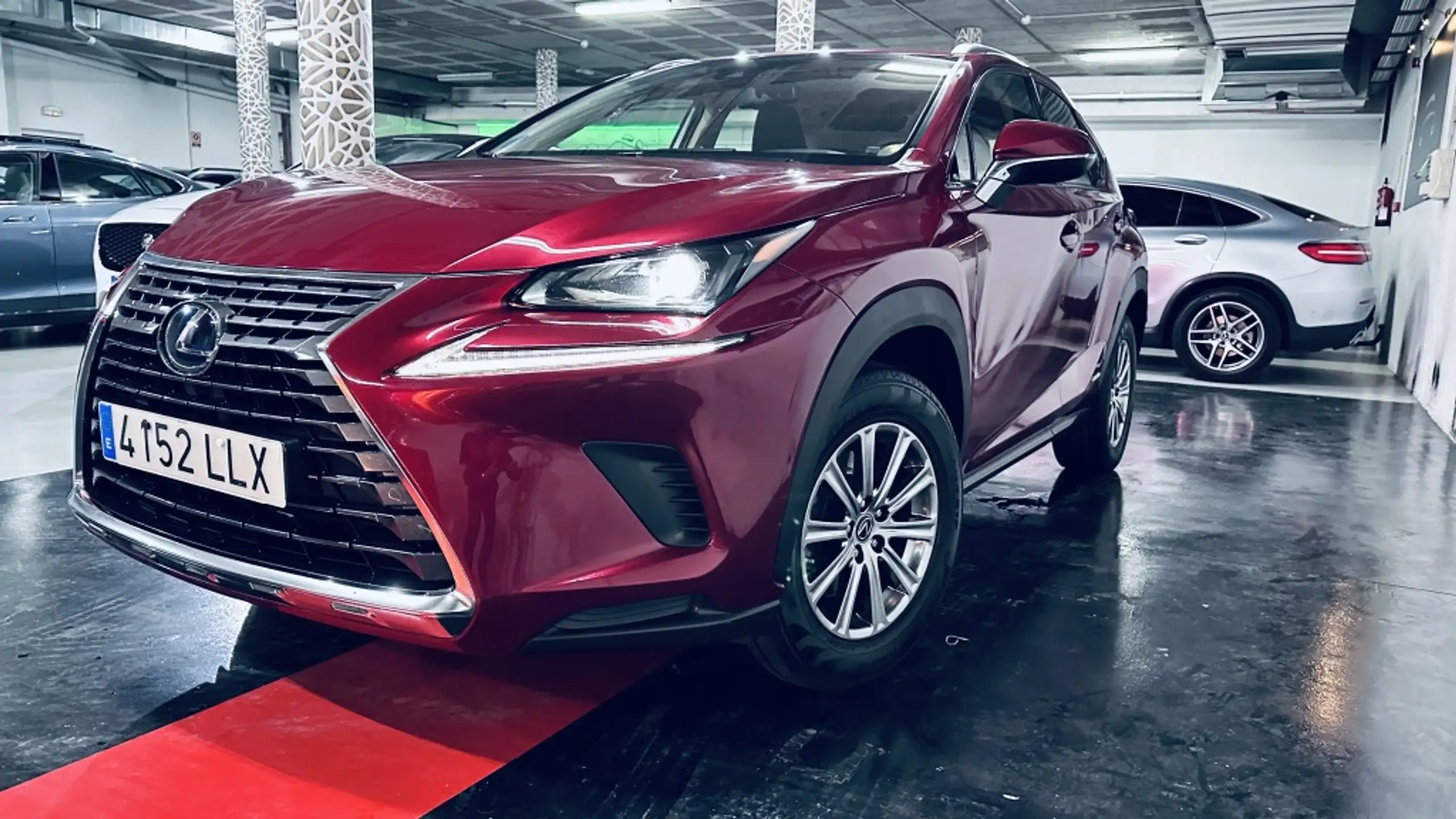 Lexus - NX 300h