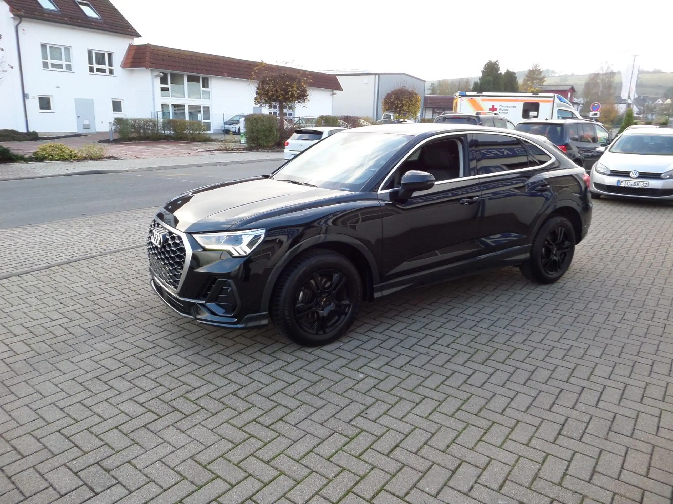 Audi - Q3