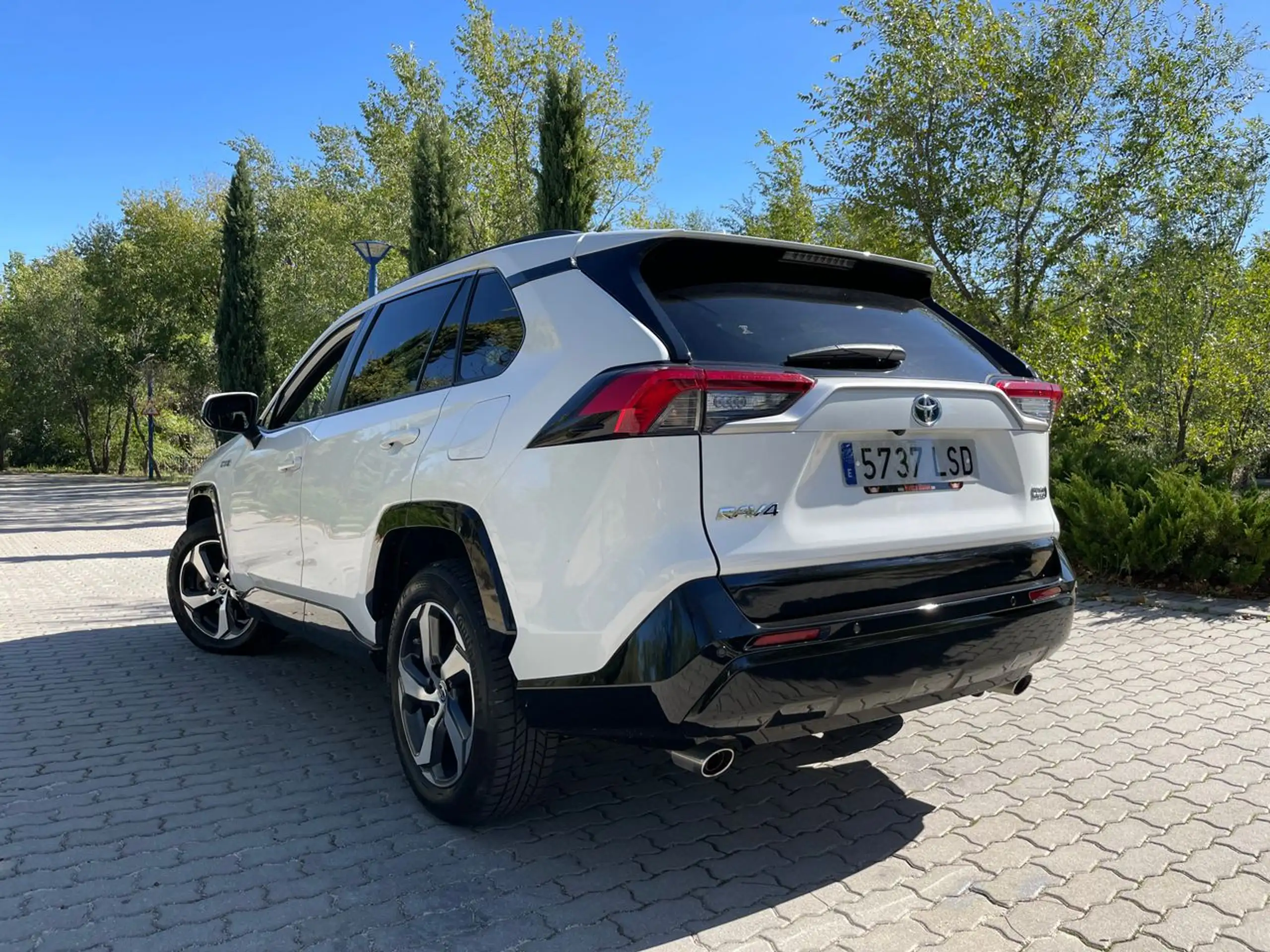 Toyota - RAV 4