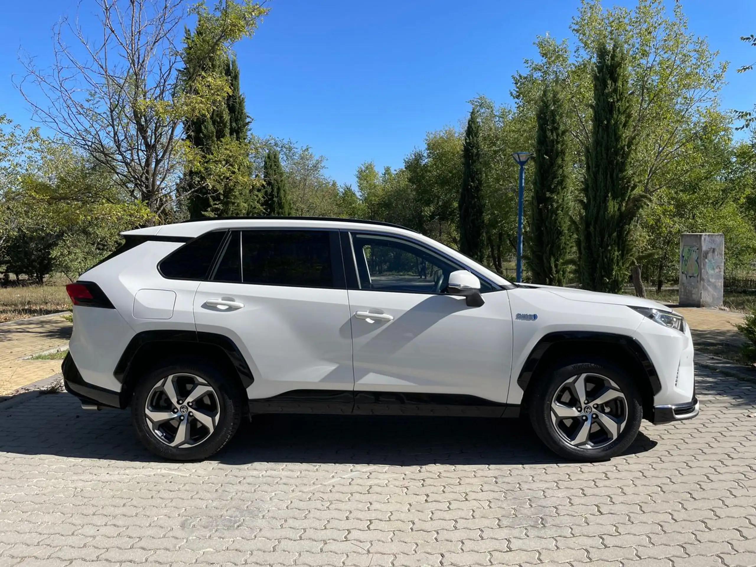 Toyota - RAV 4