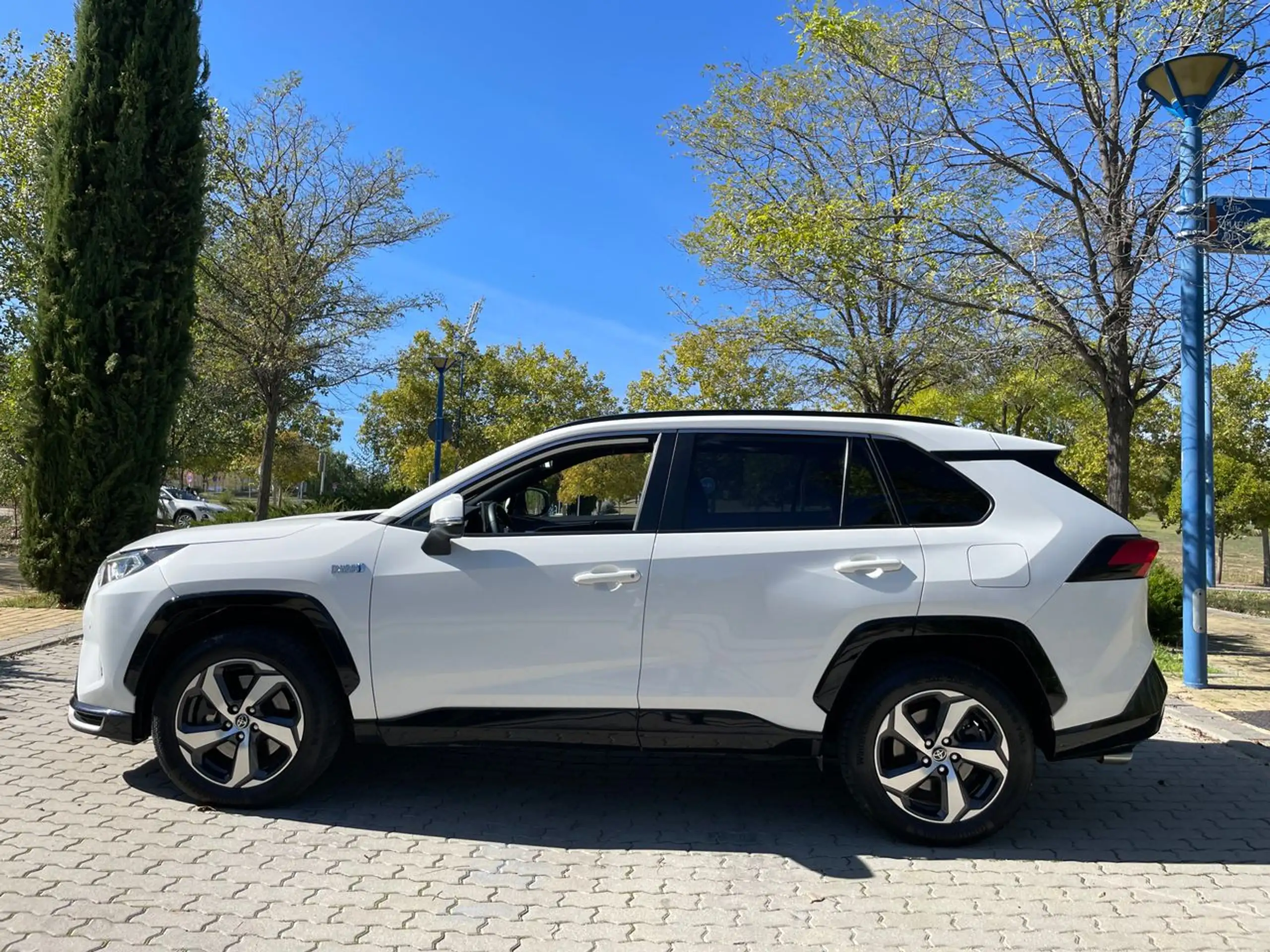 Toyota - RAV 4