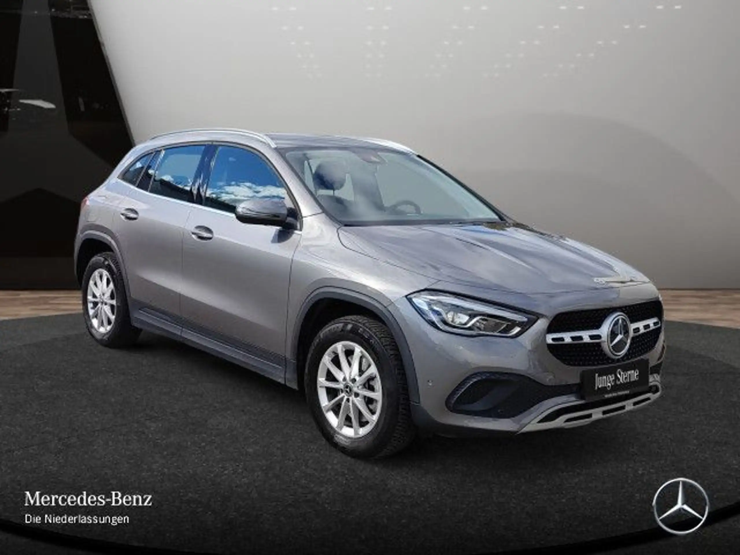 Mercedes-Benz - GLA 250